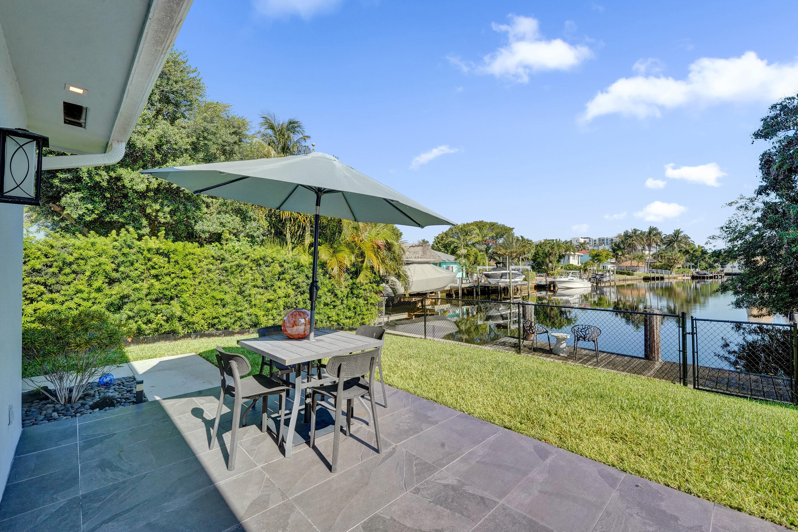 381 SE 3rd Street, Pompano Beach, FL 33060 — photo 15 of 41