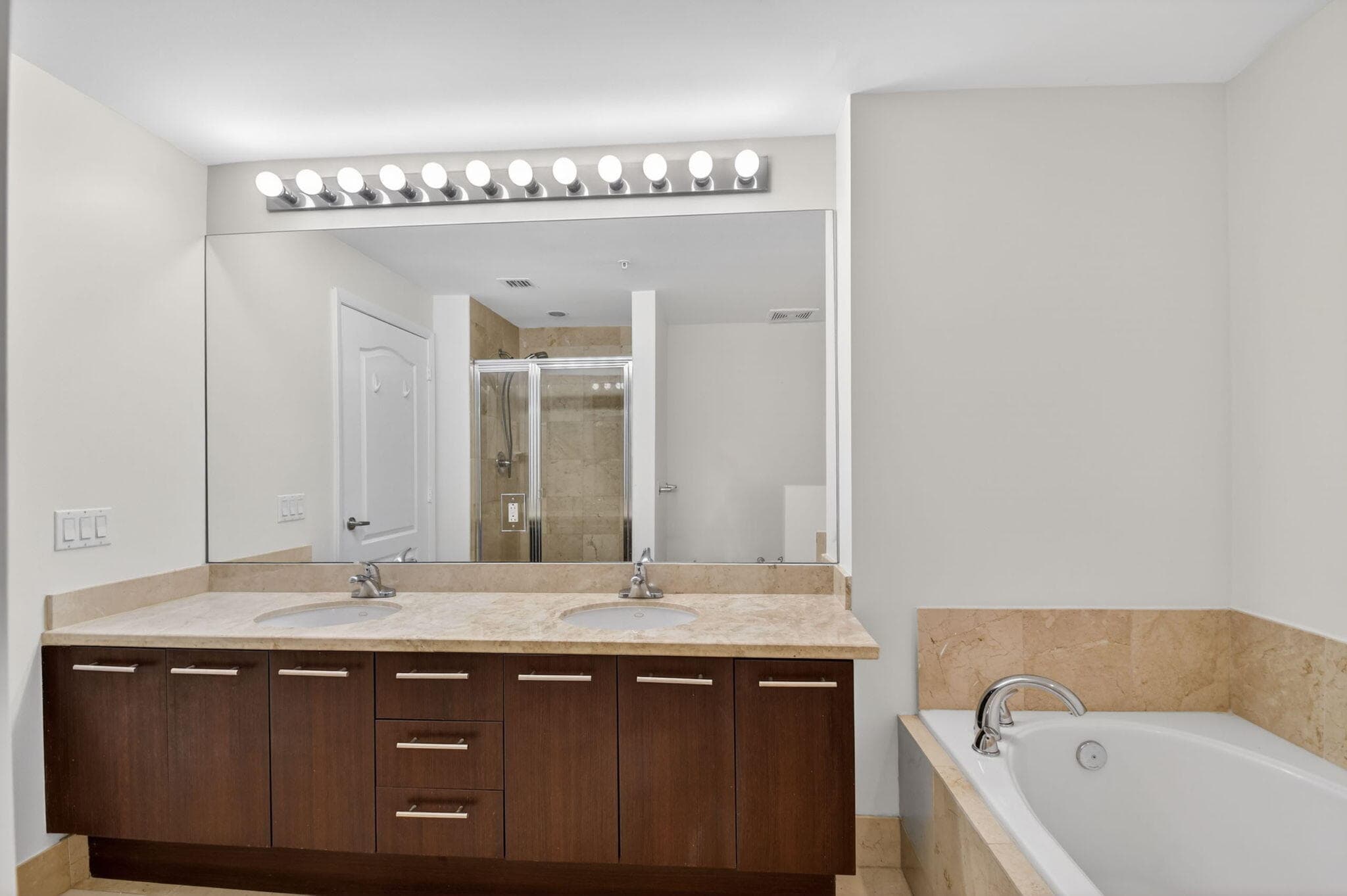 410 Evernia Street 630, West Palm Beach, FL 33401 — photo 27 of 57