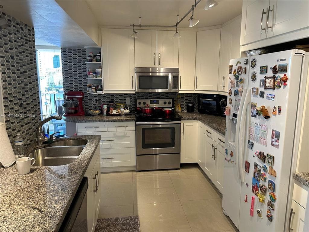 200 Leslie Drive 1128, Hallandale Beach, FL 33009 — photo 8 of 15