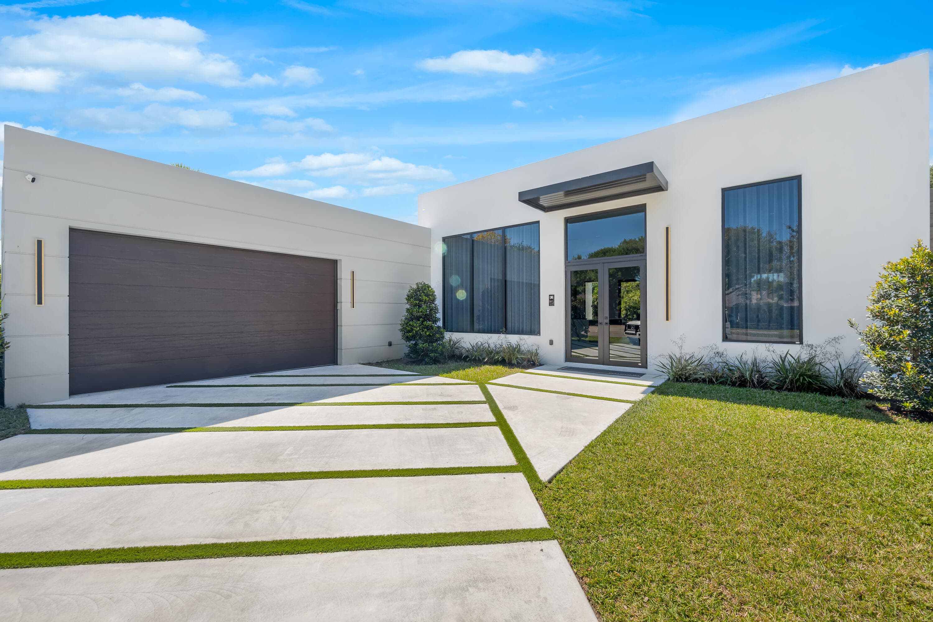 1000 SW 93rd Avenue, Plantation, FL 33324 — photo 1 of 21