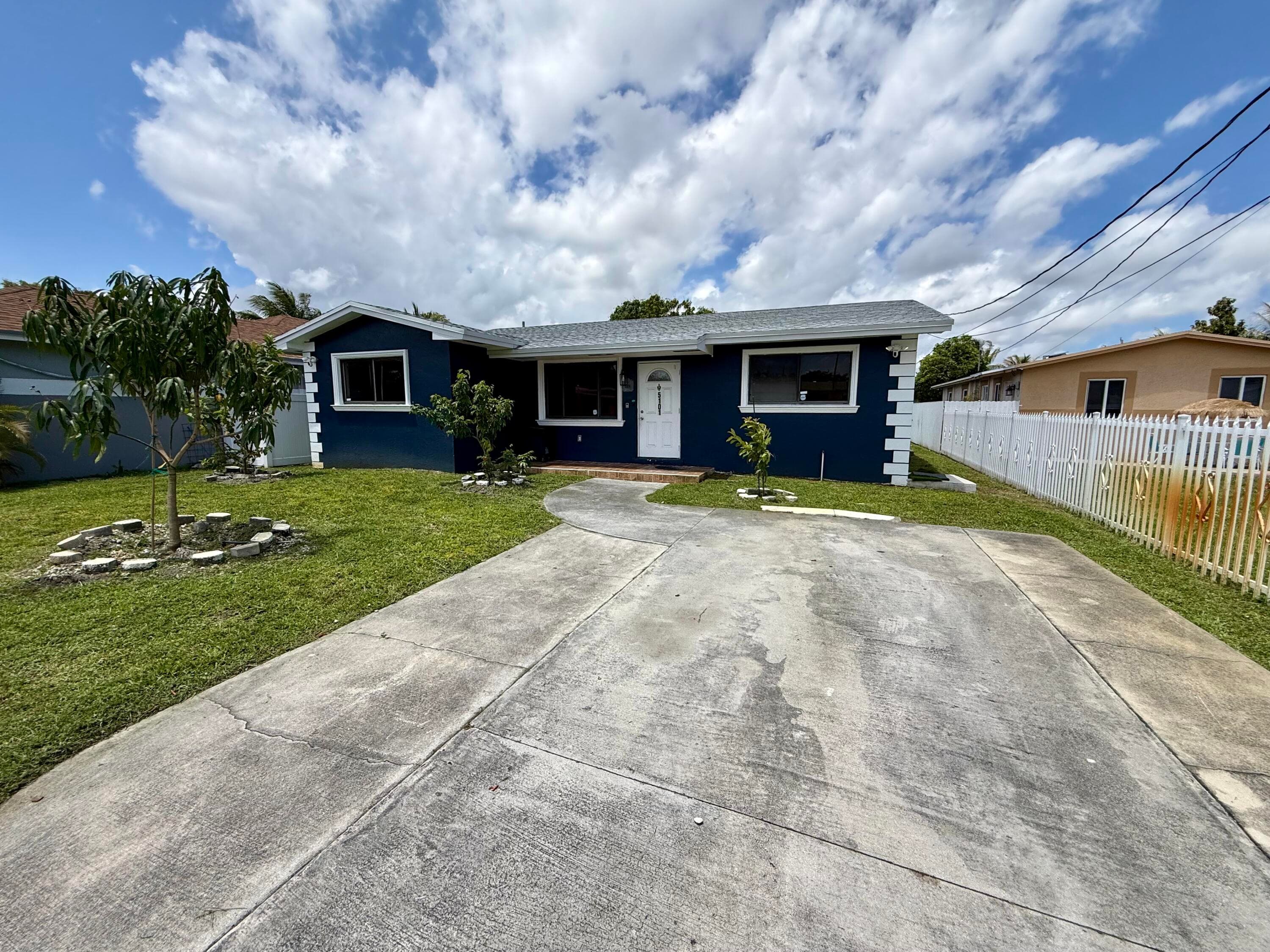 5101 SW 24th Street, West Park, FL 33023 — photo 3 of 30
