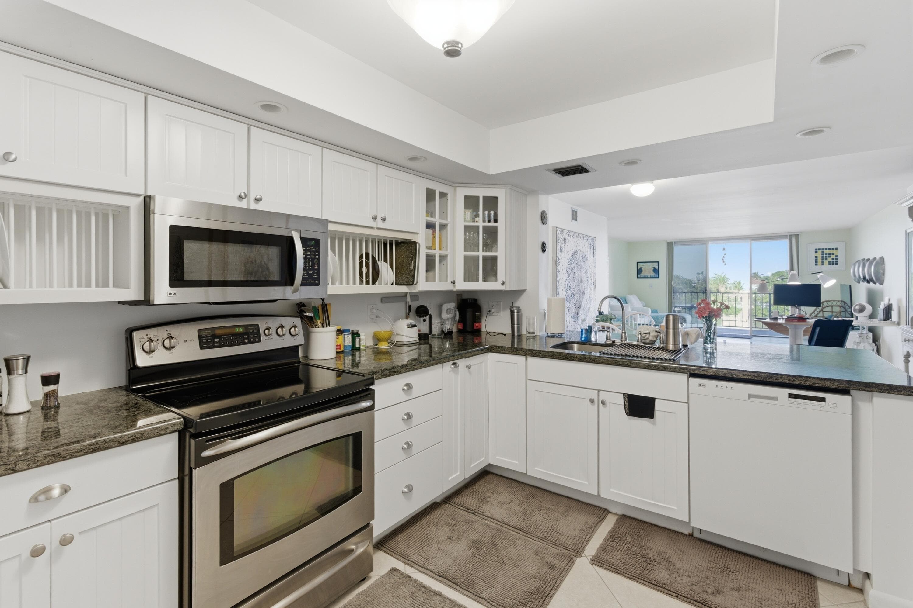 3581 S Ocean Boulevard Apt 4e, South Palm Beach, FL 33480 — photo 16 of 62