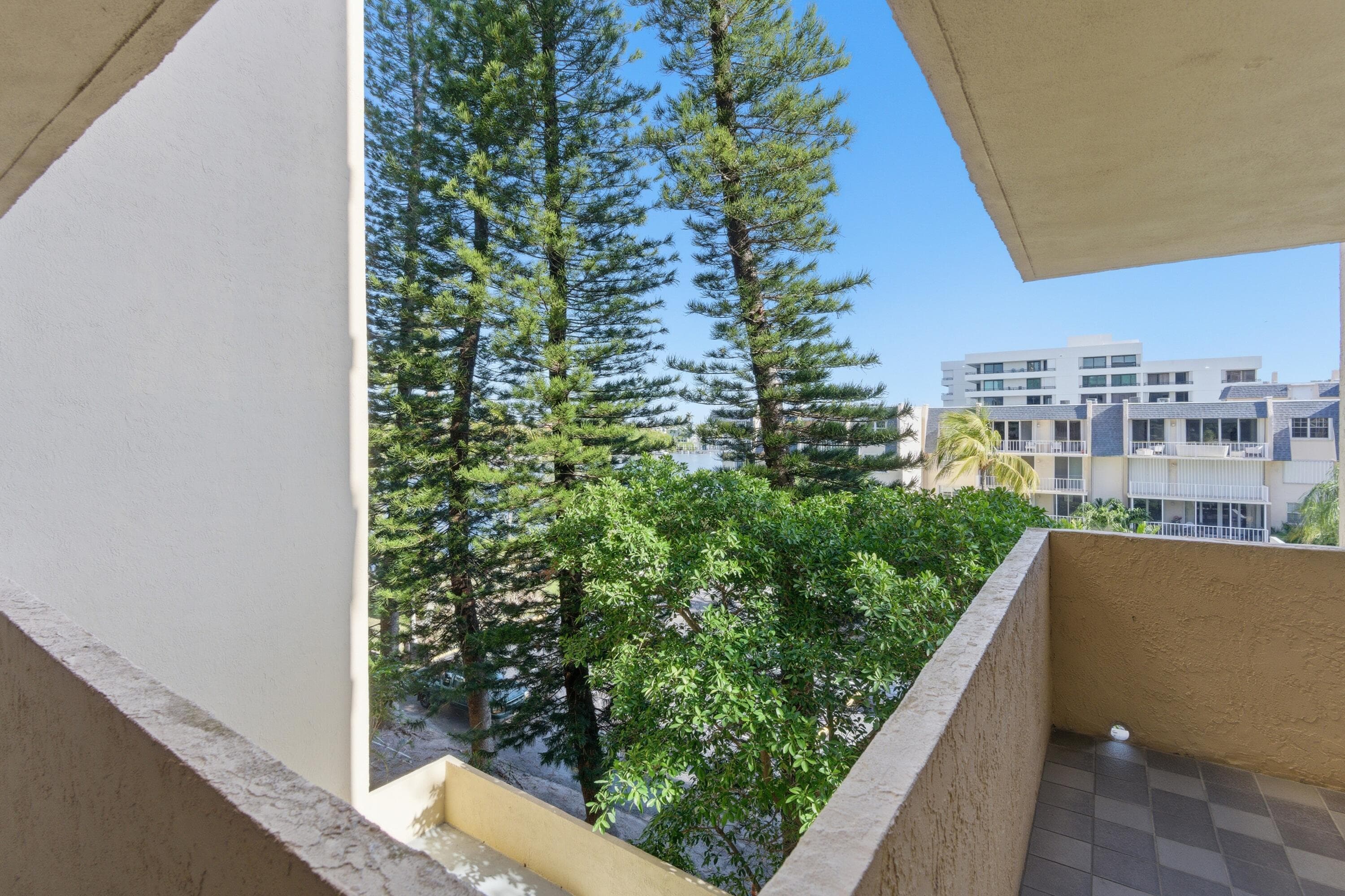 3581 S Ocean Boulevard Apt 4e, South Palm Beach, FL 33480 — photo 32 of 62