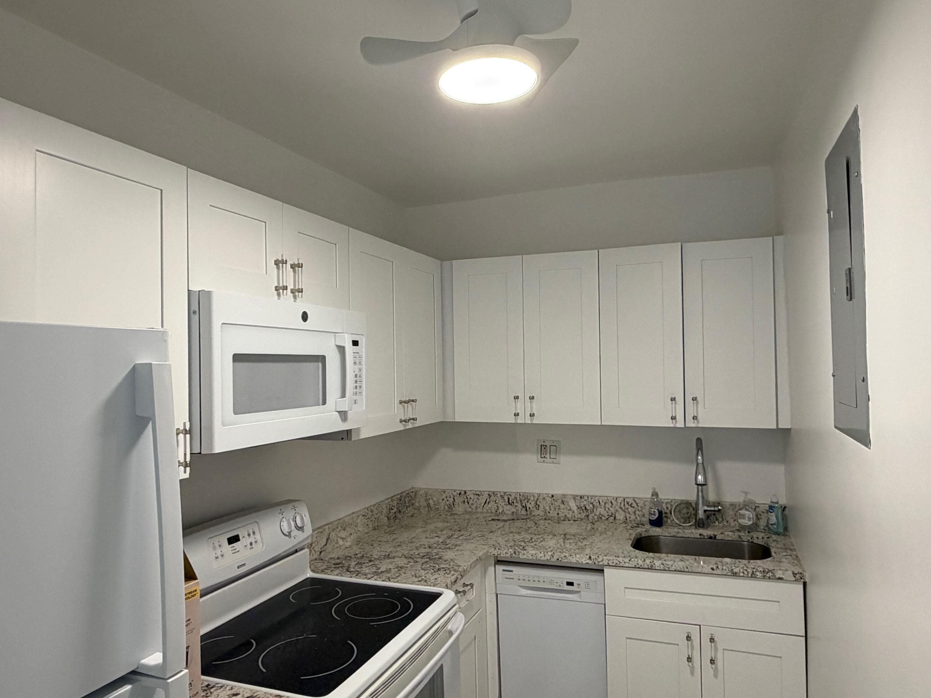 3000 Riomar Street 703, Fort Lauderdale, FL 33304 — photo 2 of 25