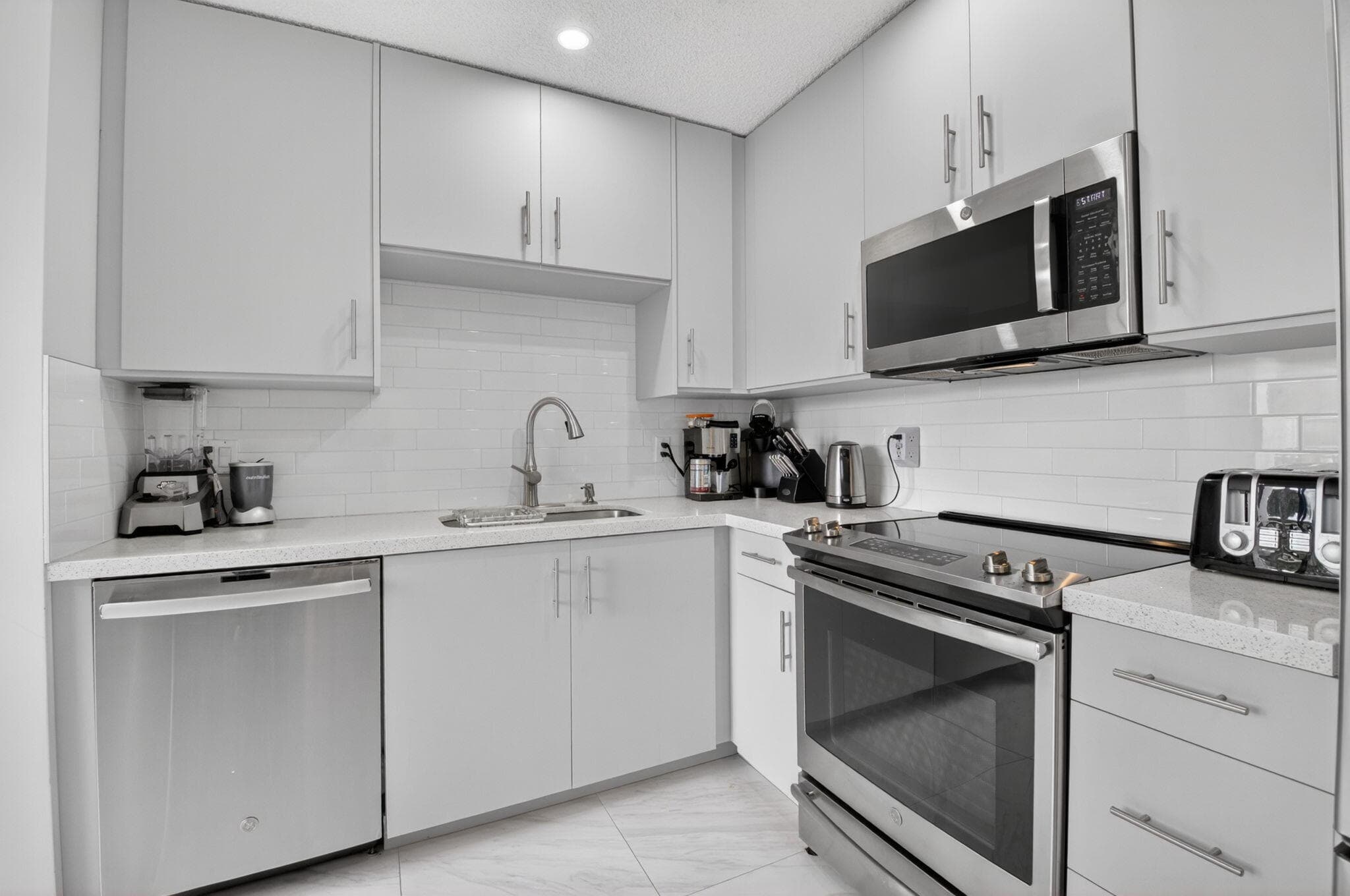 7563 Glendevon Lane 1306, Delray Beach, FL 33446 — photo 7 of 95