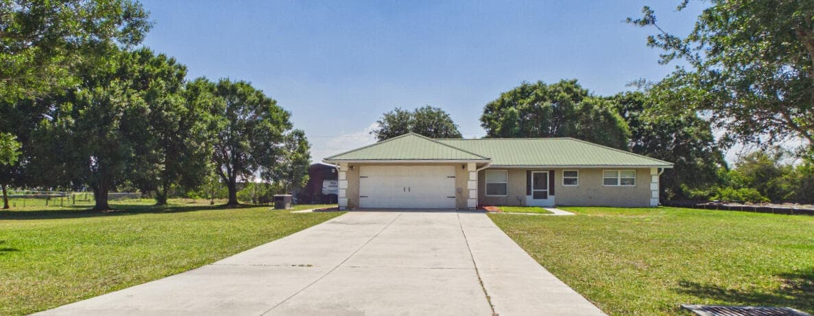 793 SW 85th Avenue, Okeechobee, FL 34974 — photo 1 of 70