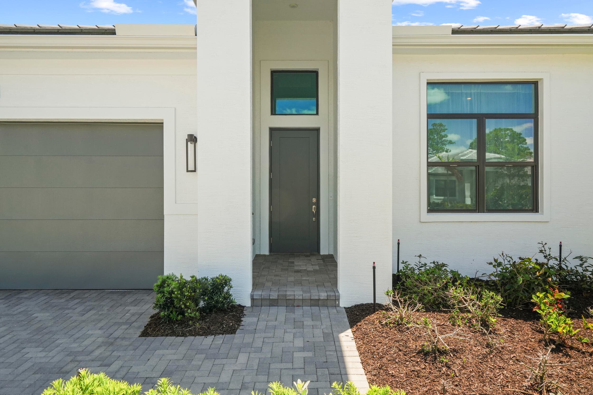 2752 SE Ashfield Drive, Port St. Lucie, FL 34984 — photo 2 of 39