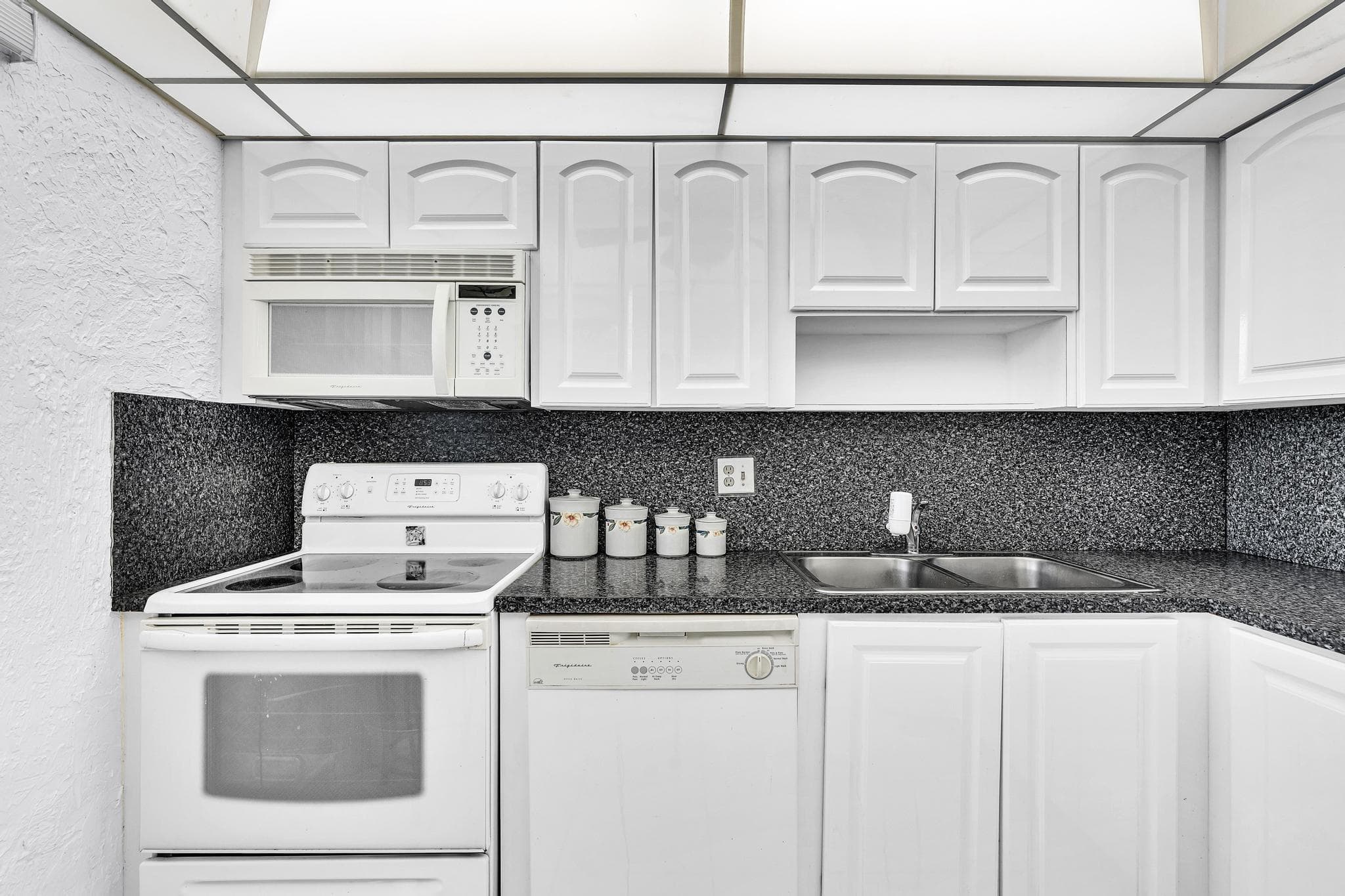 6670 Royal Palm Boulevard 110, Margate, FL 33063 — photo 10 of 56
