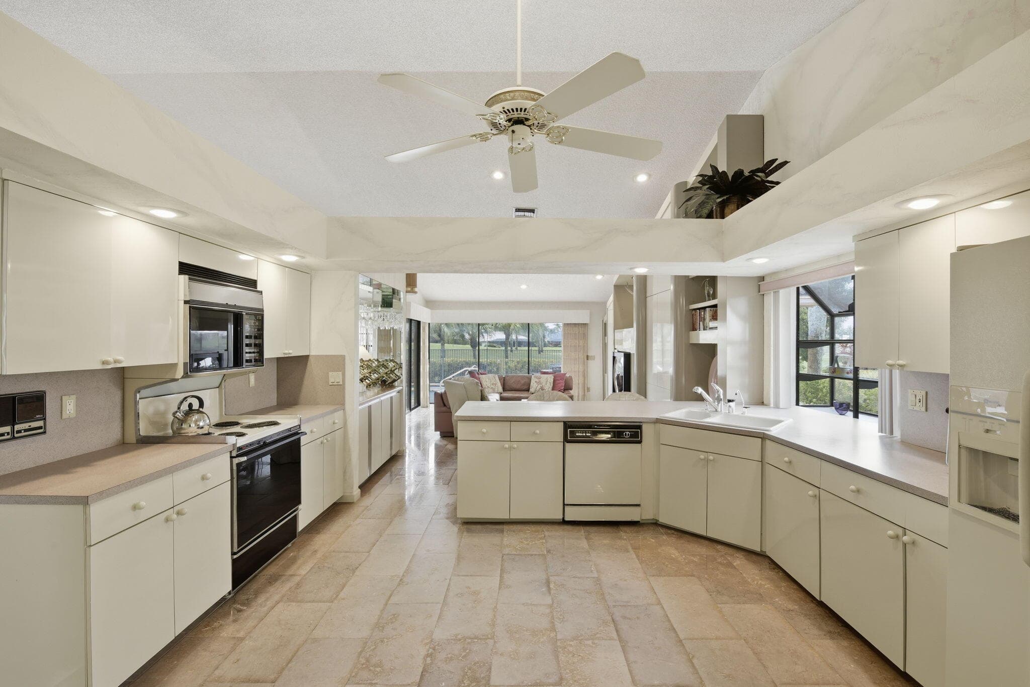10330 Silver Lake Drive, Boca Raton, FL 33428 — photo 19 of 54
