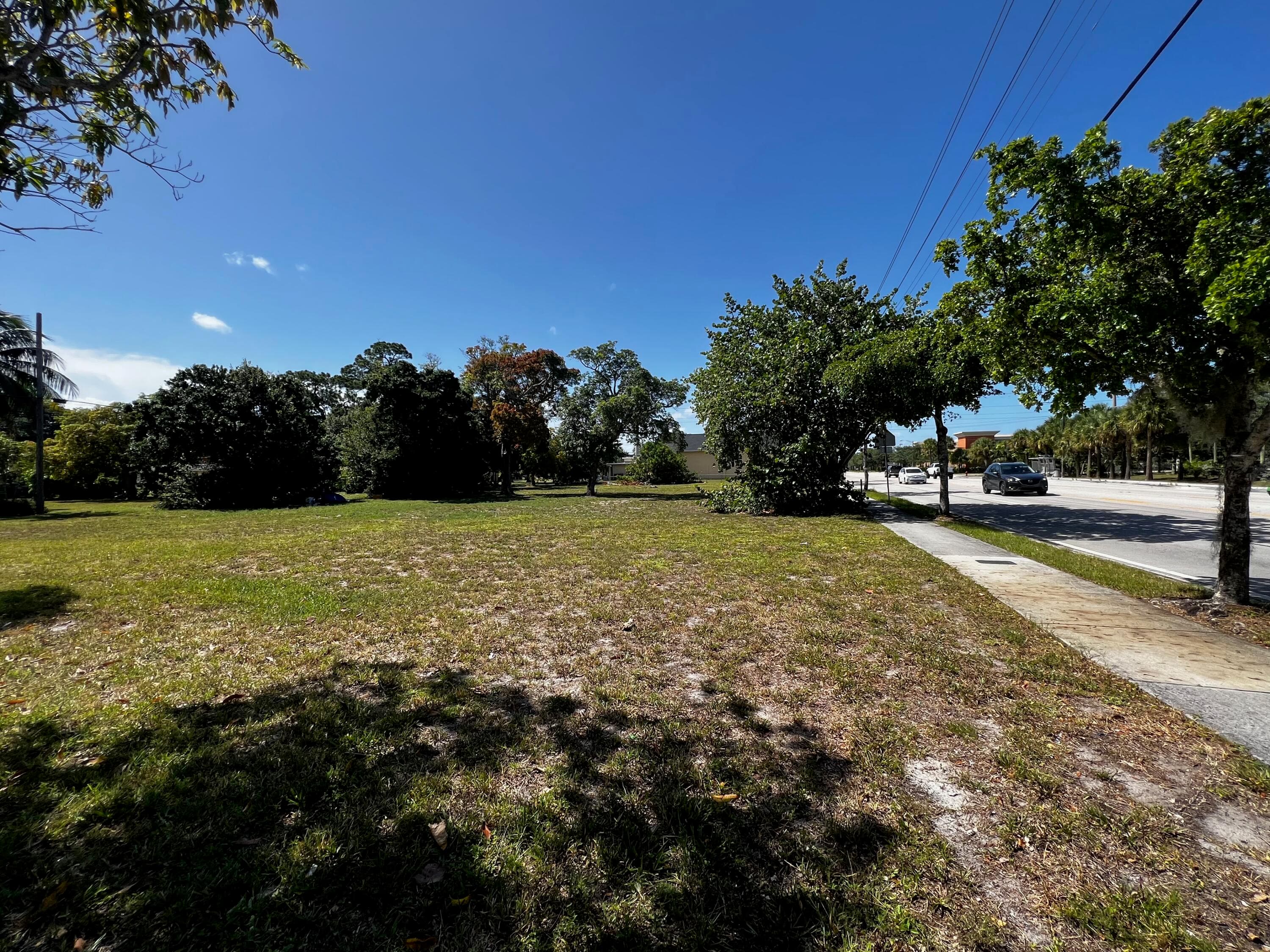 435 NW 7th Avenue, Fort Lauderdale, FL — photo 2 of 12