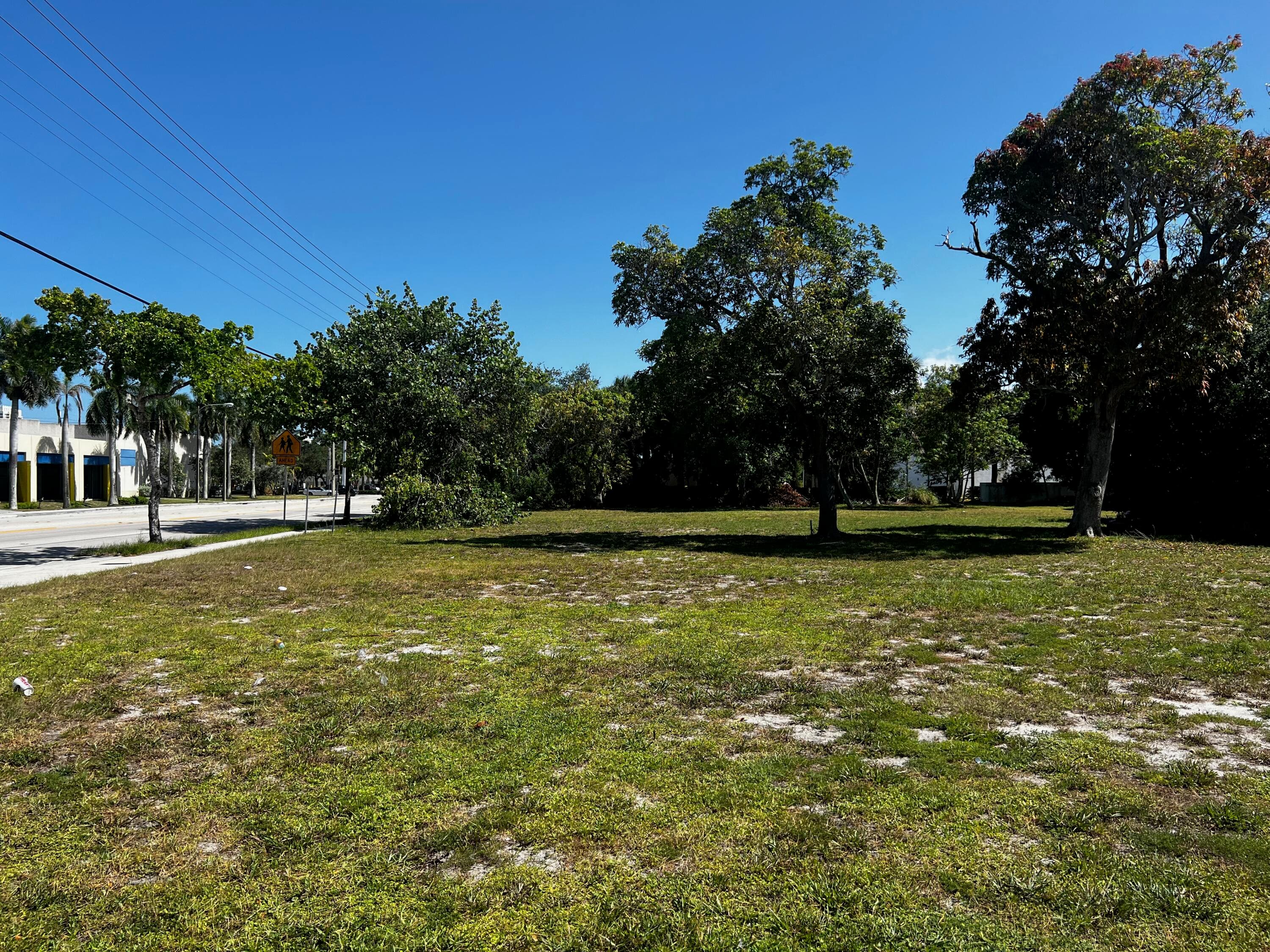 435 NW 7th Avenue, Fort Lauderdale, FL — photo 9 of 12
