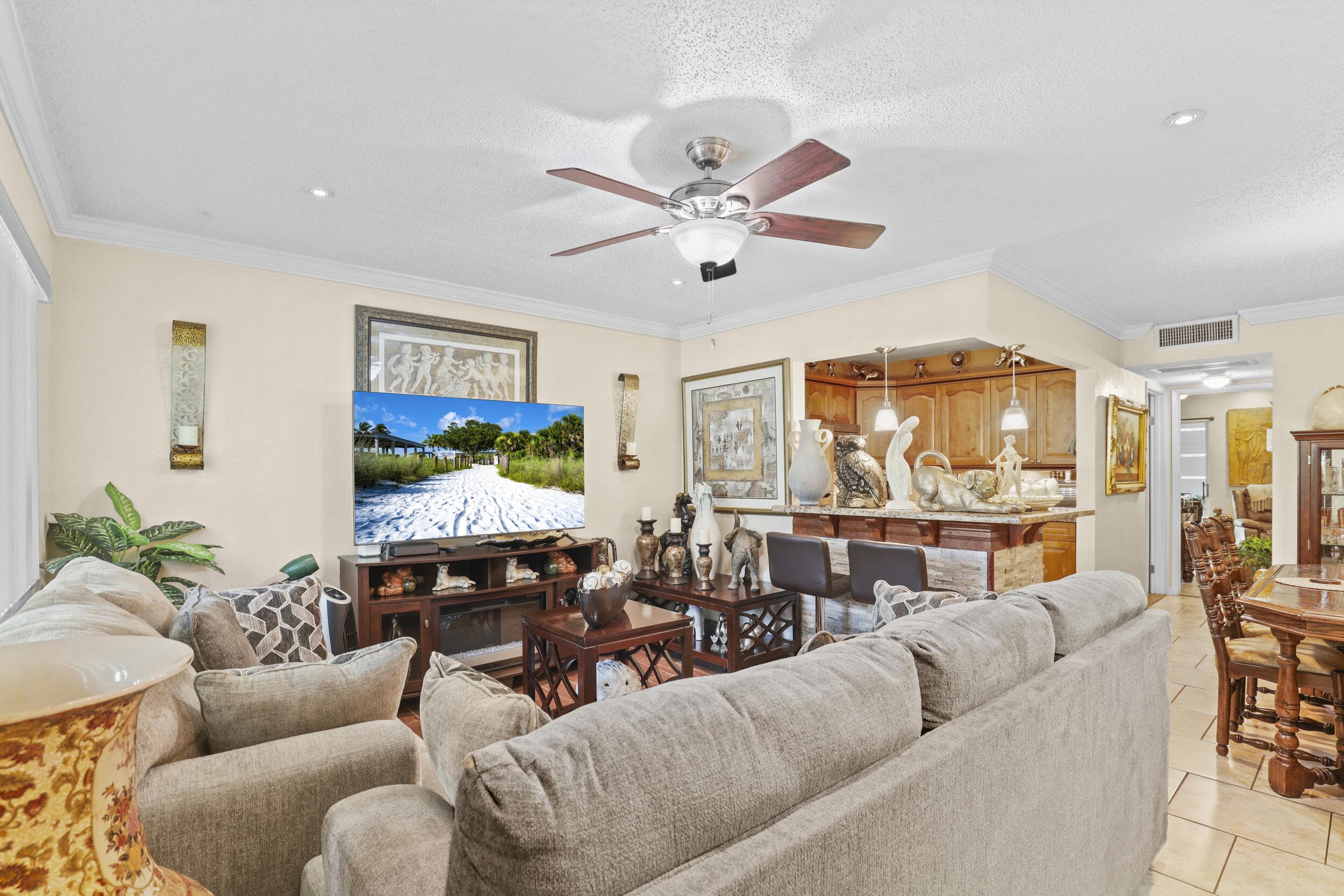 3100 Springdale Boulevard 308, Palm Springs, FL 33461 — photo 7 of 31