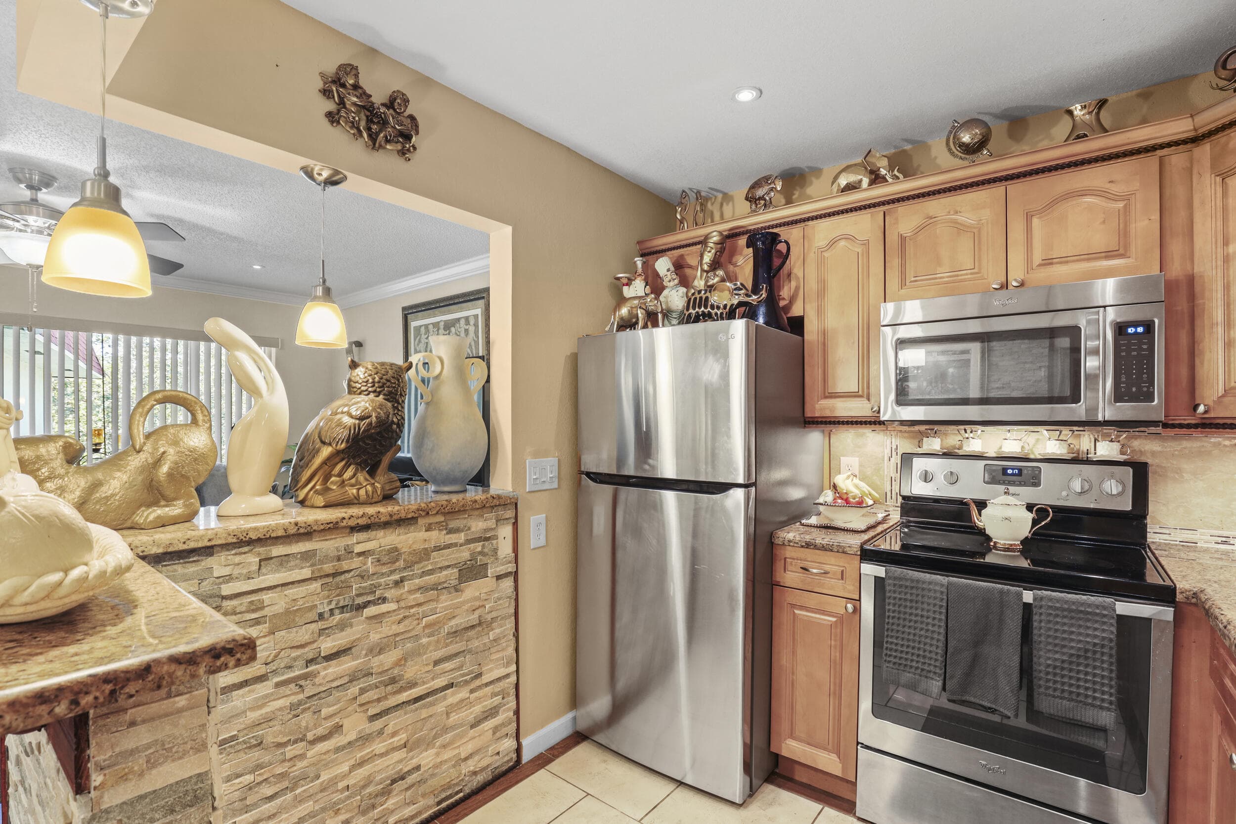 3100 Springdale Boulevard 308, Palm Springs, FL 33461 — photo 12 of 31