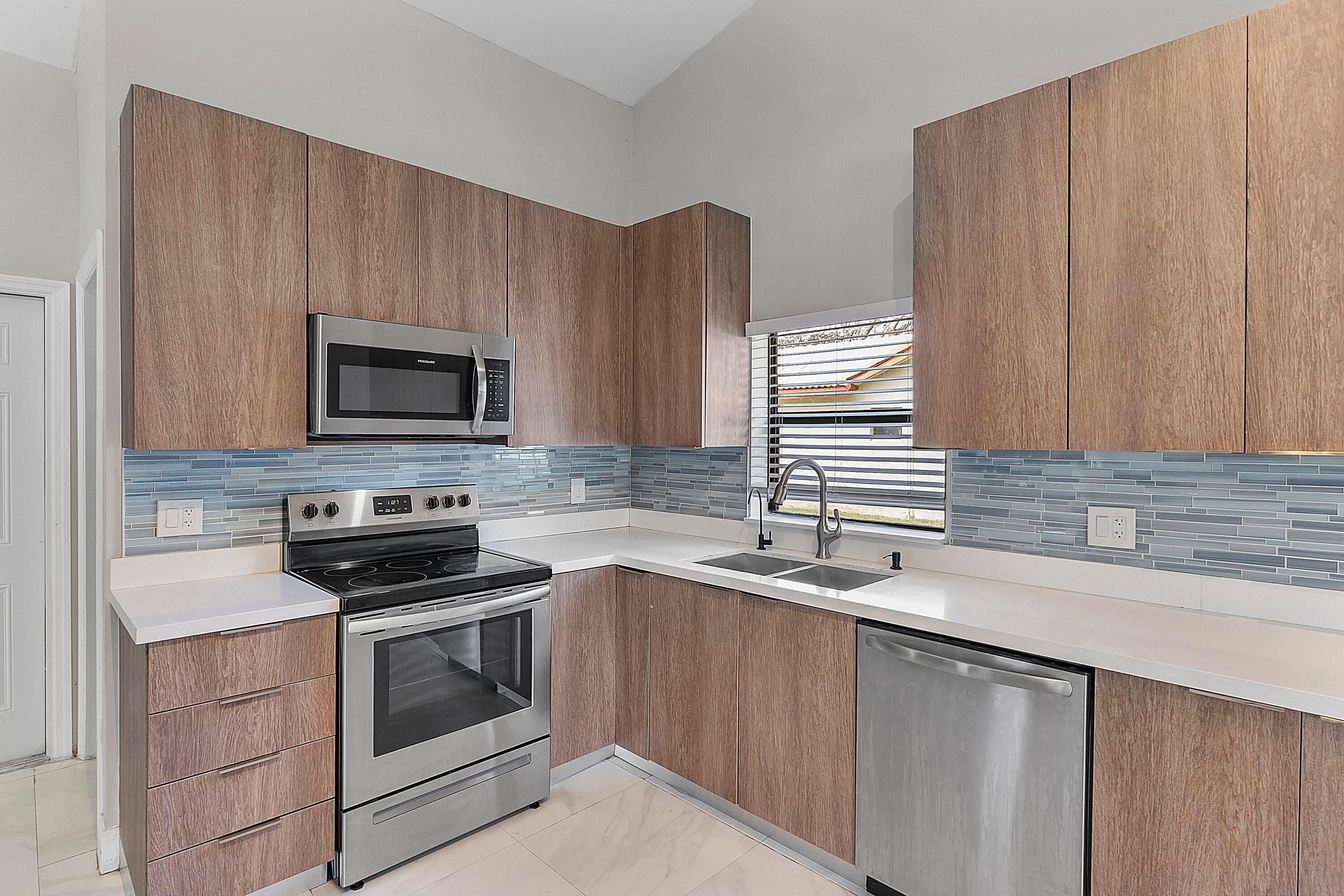 11461 NW 39th Street, Coral Springs, FL 33065 — photo 8 of 15