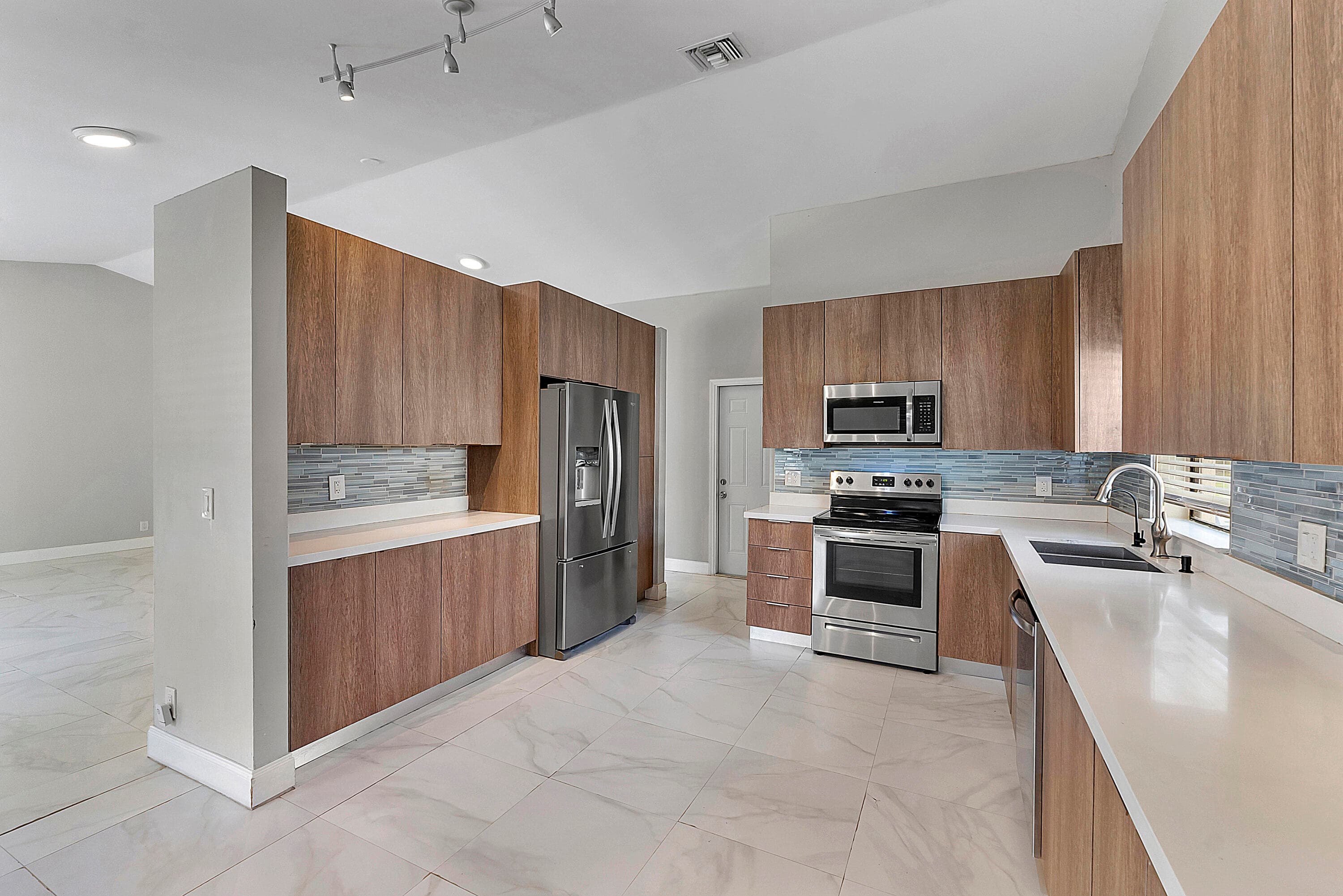 11461 NW 39th Street, Coral Springs, FL 33065 — photo 10 of 15