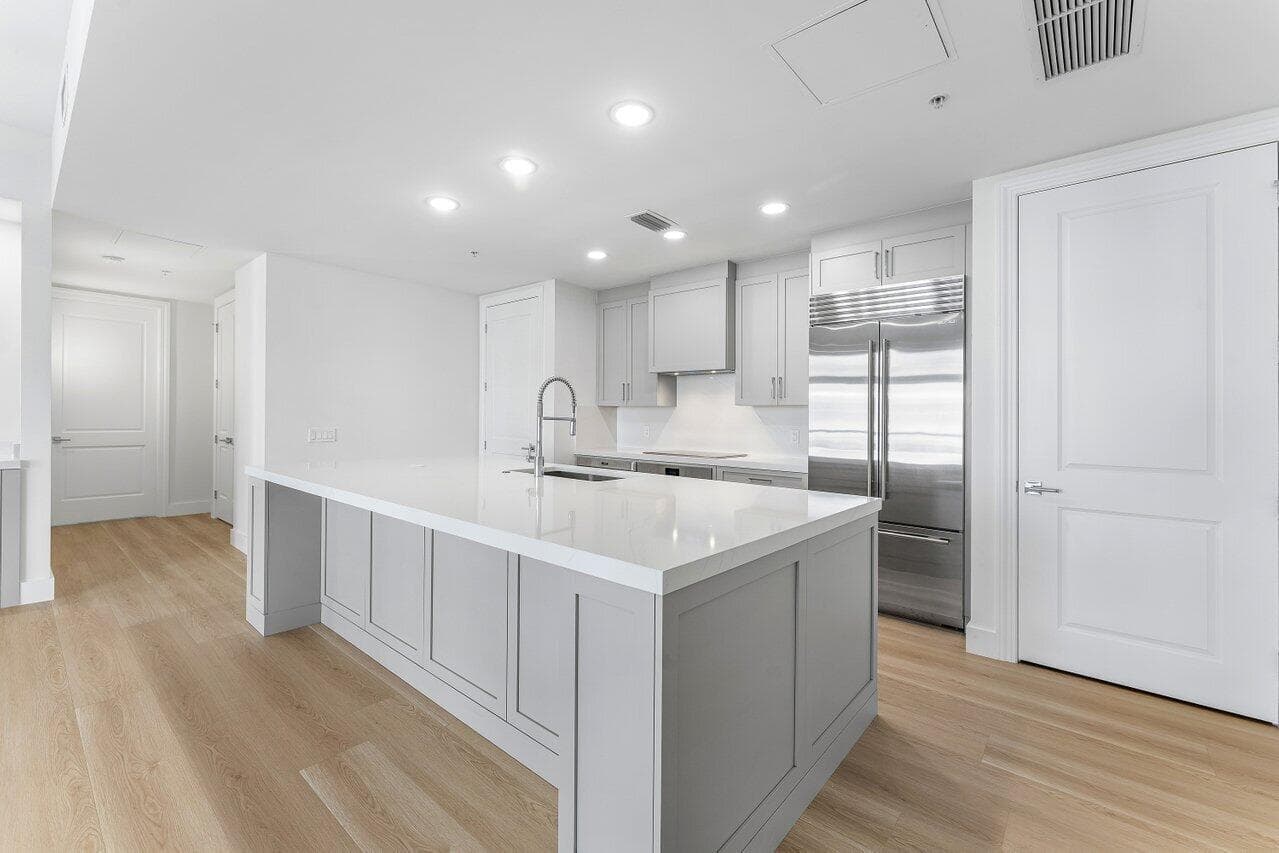 182 Lake Drive 5-101, Palm Beach Shores, FL 33404 — photo 10 of 54
