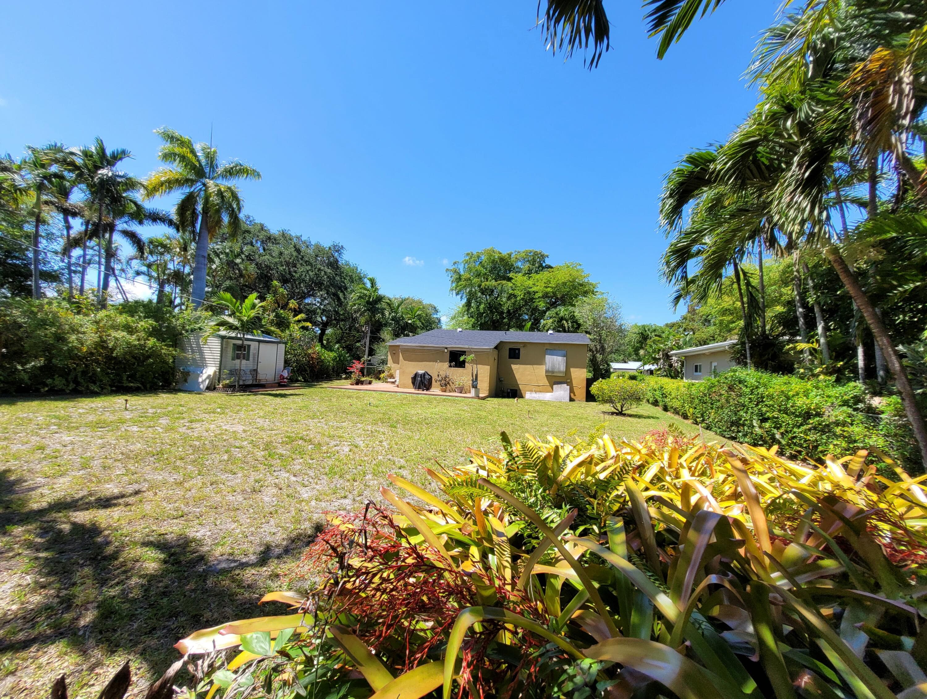 1060 NE 122nd Street, North Miami, FL 33161 — photo 3 of 59