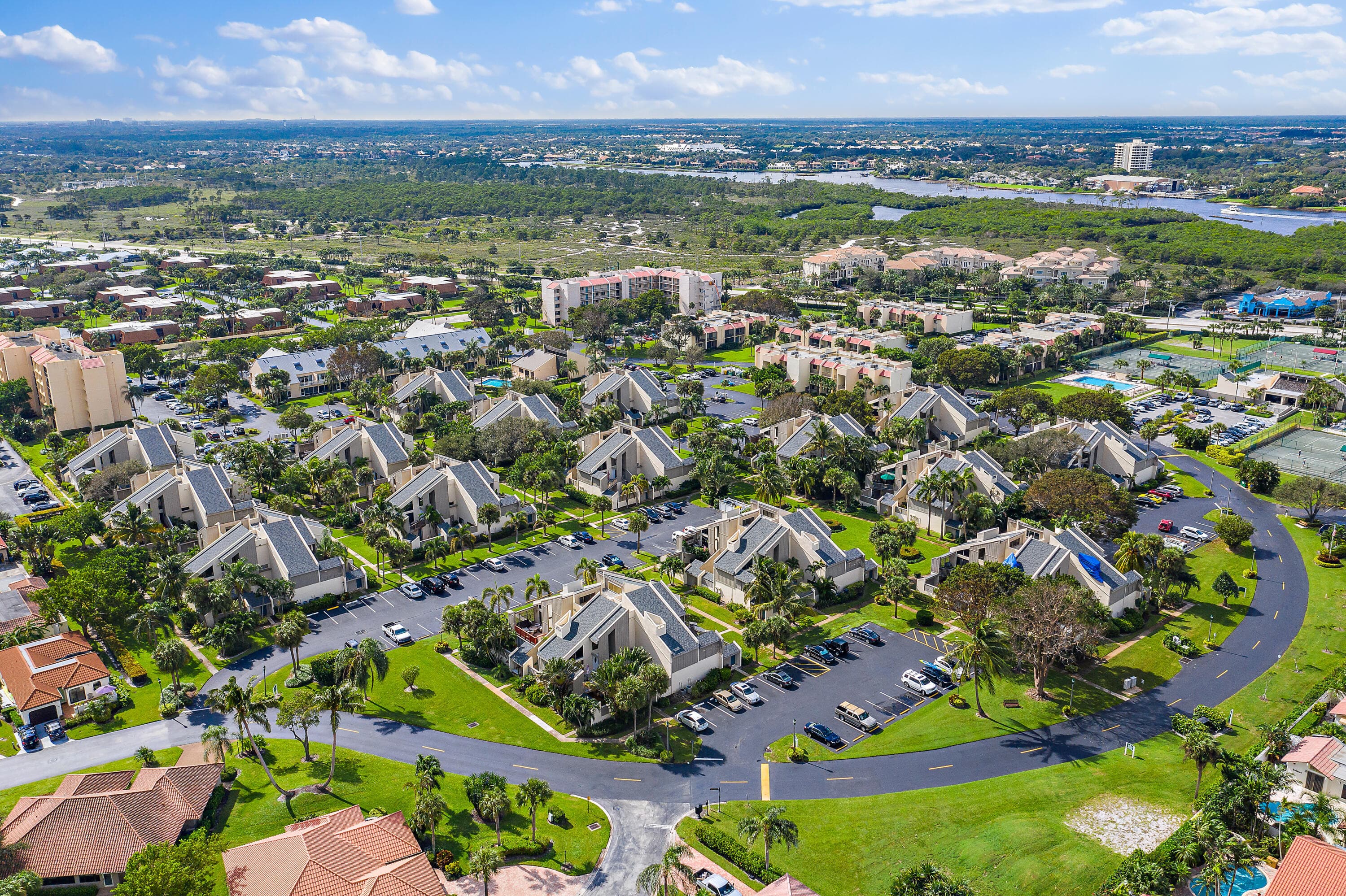 1605 Us-1 Sl6e, Jupiter, FL 33477 — photo 2 of 3