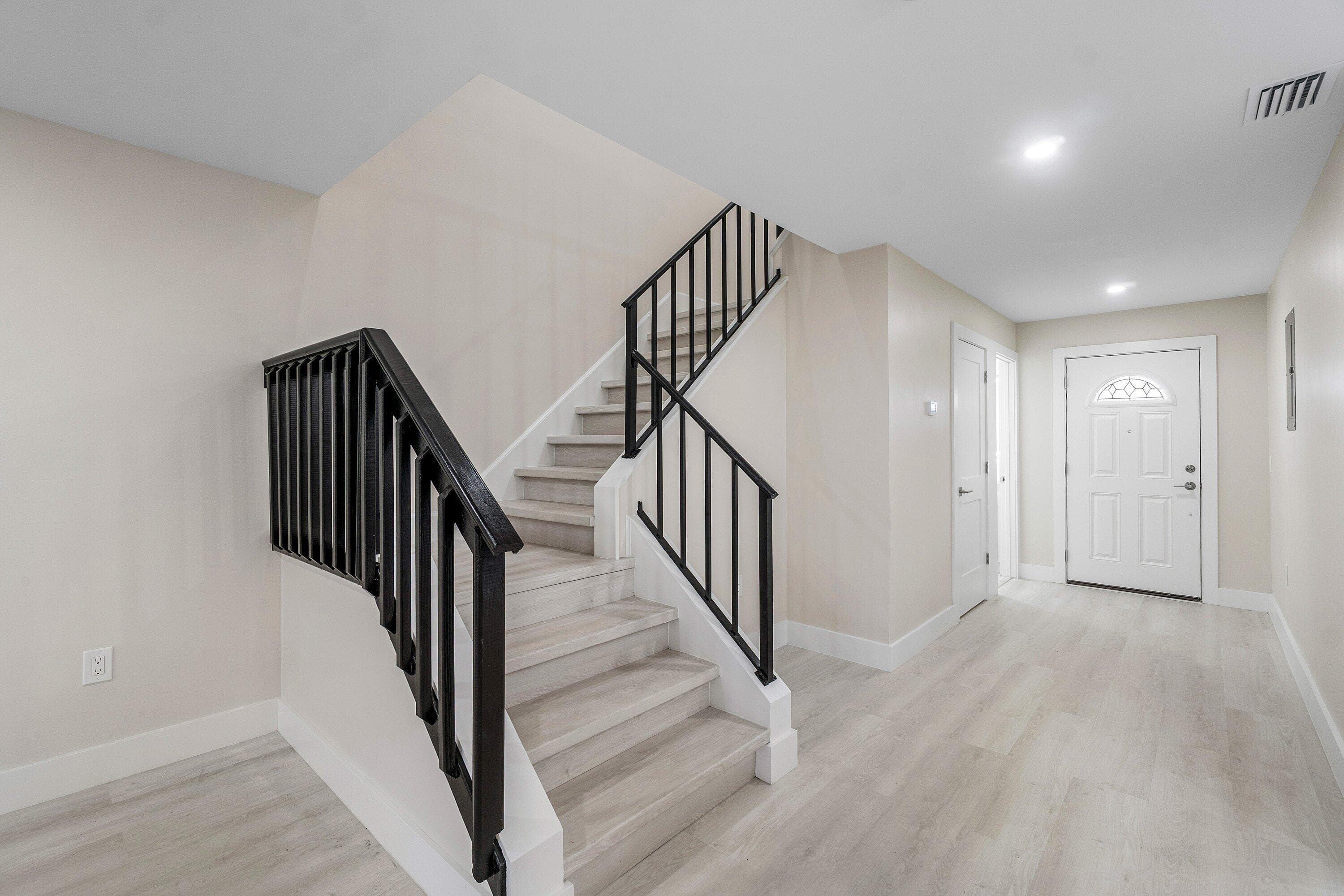 16 Stratford Drive E C, Boynton Beach, FL 33436 — photo 9 of 71