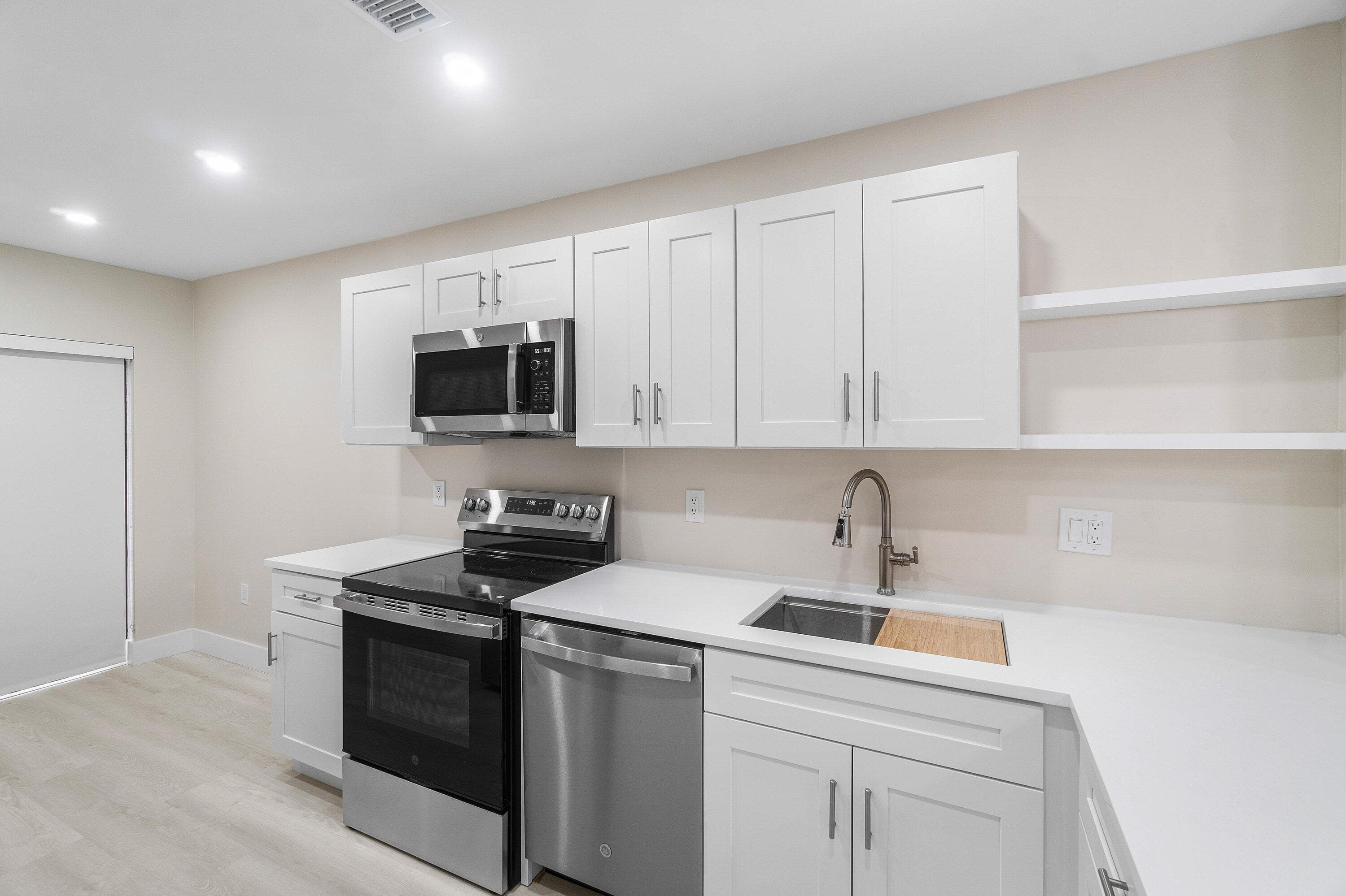 16 Stratford Drive E C, Boynton Beach, FL 33436 — photo 13 of 71