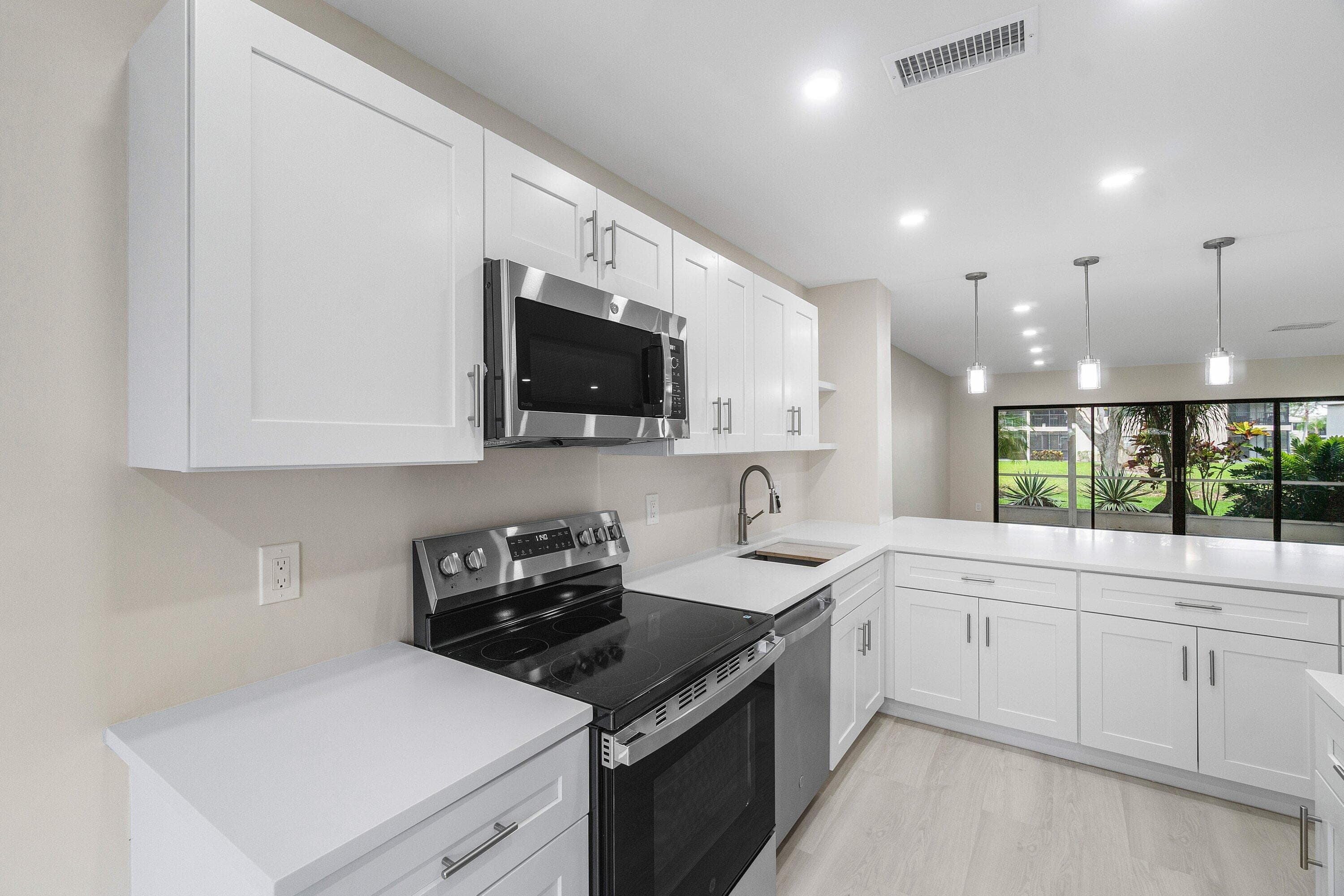 16 Stratford Drive E C, Boynton Beach, FL 33436 — photo 15 of 71