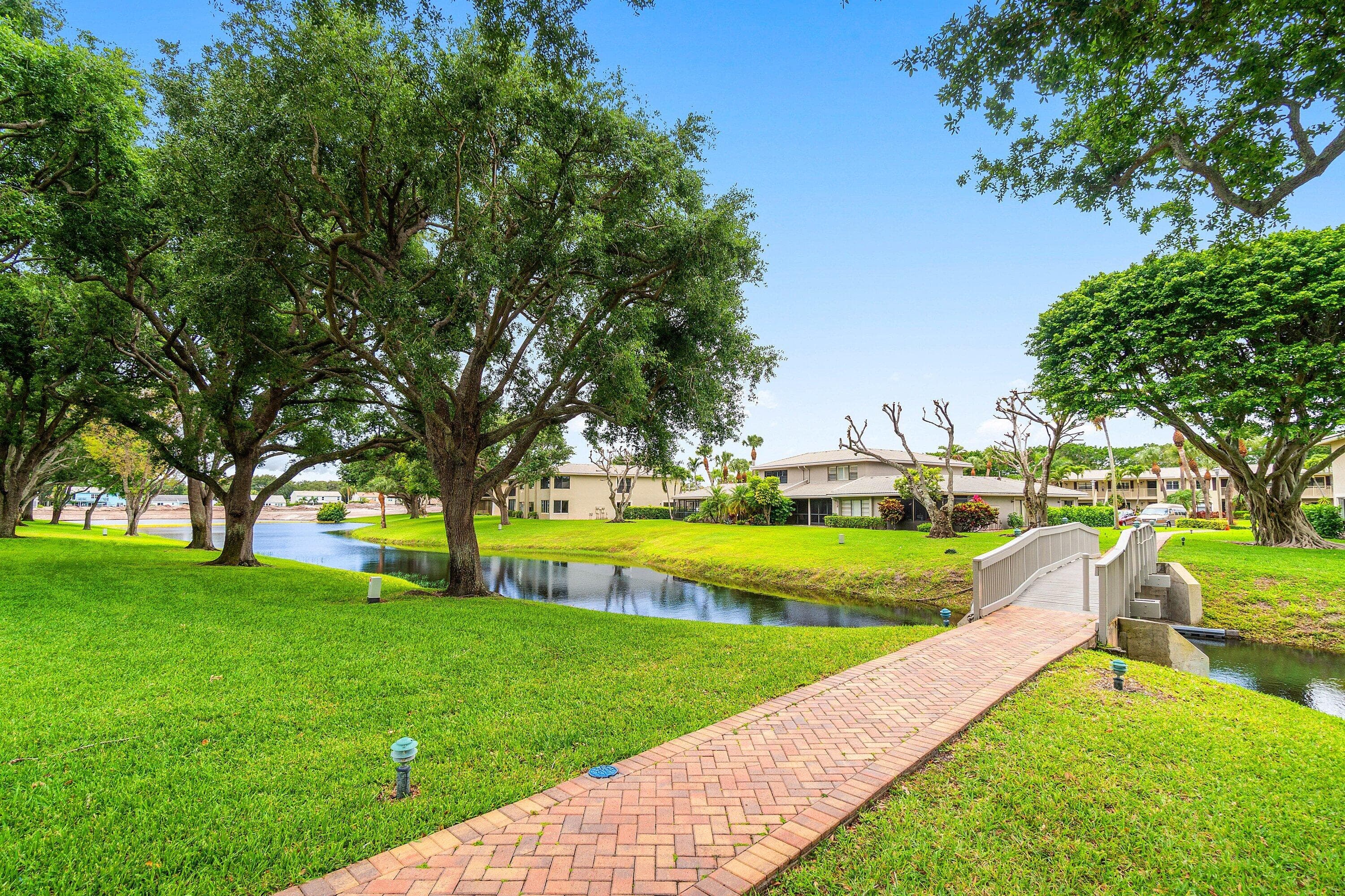 16 Stratford Drive E C, Boynton Beach, FL 33436 — photo 40 of 71