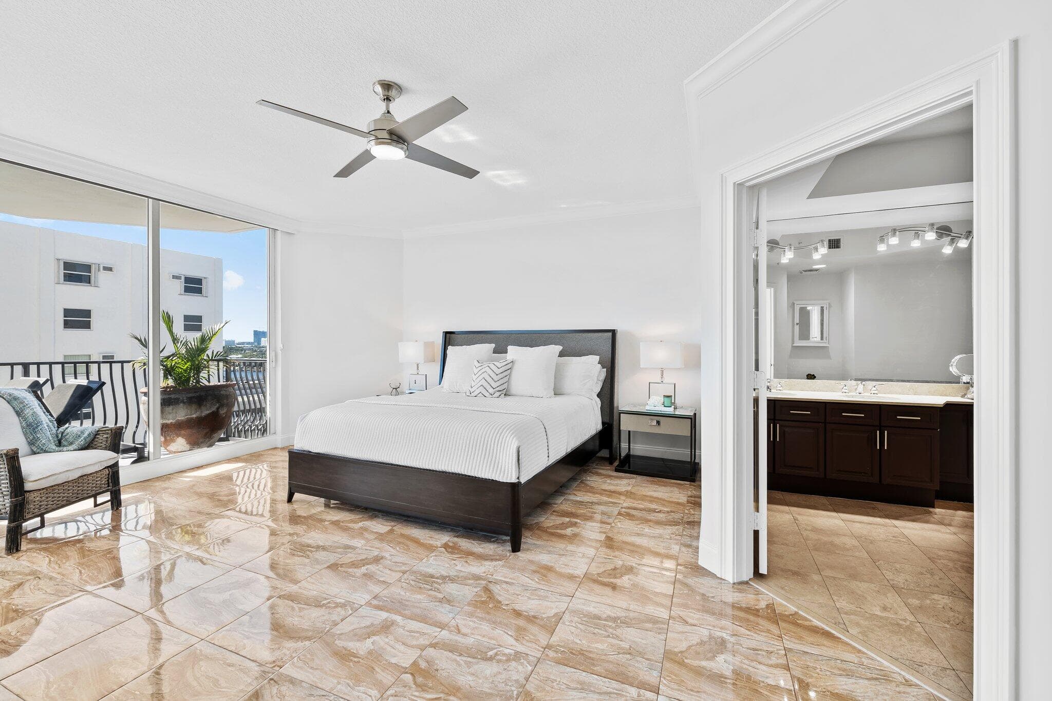 100 S Birch Road 1004, Fort Lauderdale, FL 33316 — photo 15 of 39