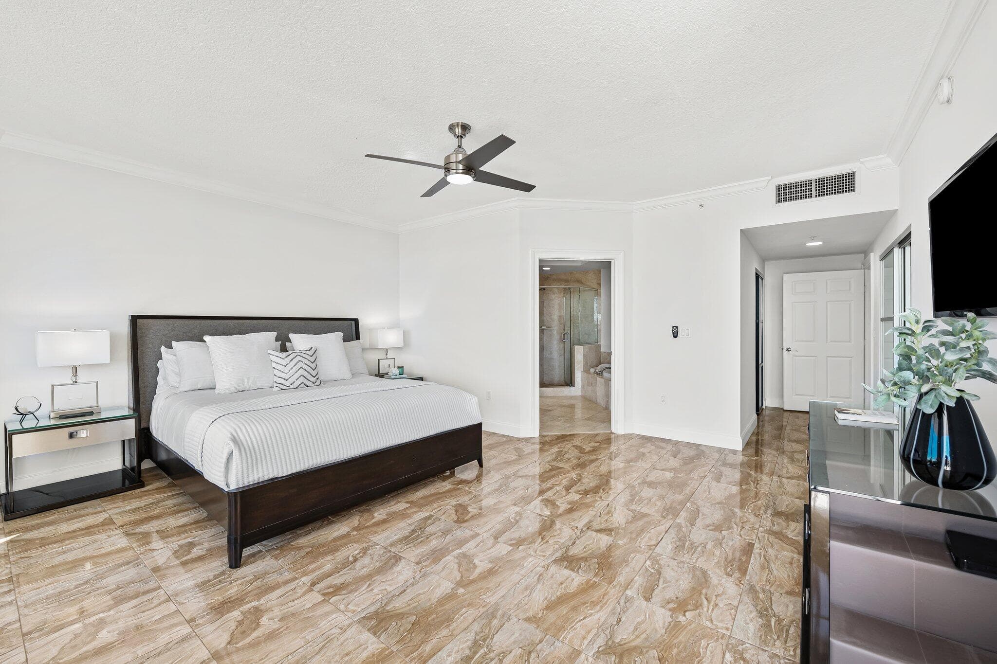 100 S Birch Road 1004, Fort Lauderdale, FL 33316 — photo 14 of 39