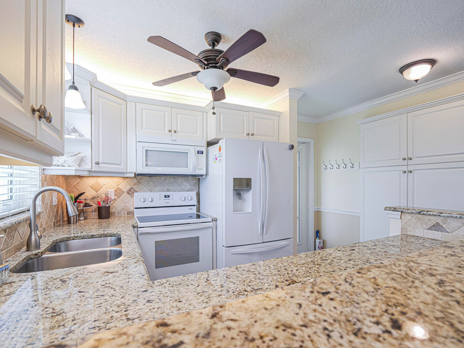 26 Pine Arbor Lane 201, Vero Beach, FL 32962 — photo 4 of 33