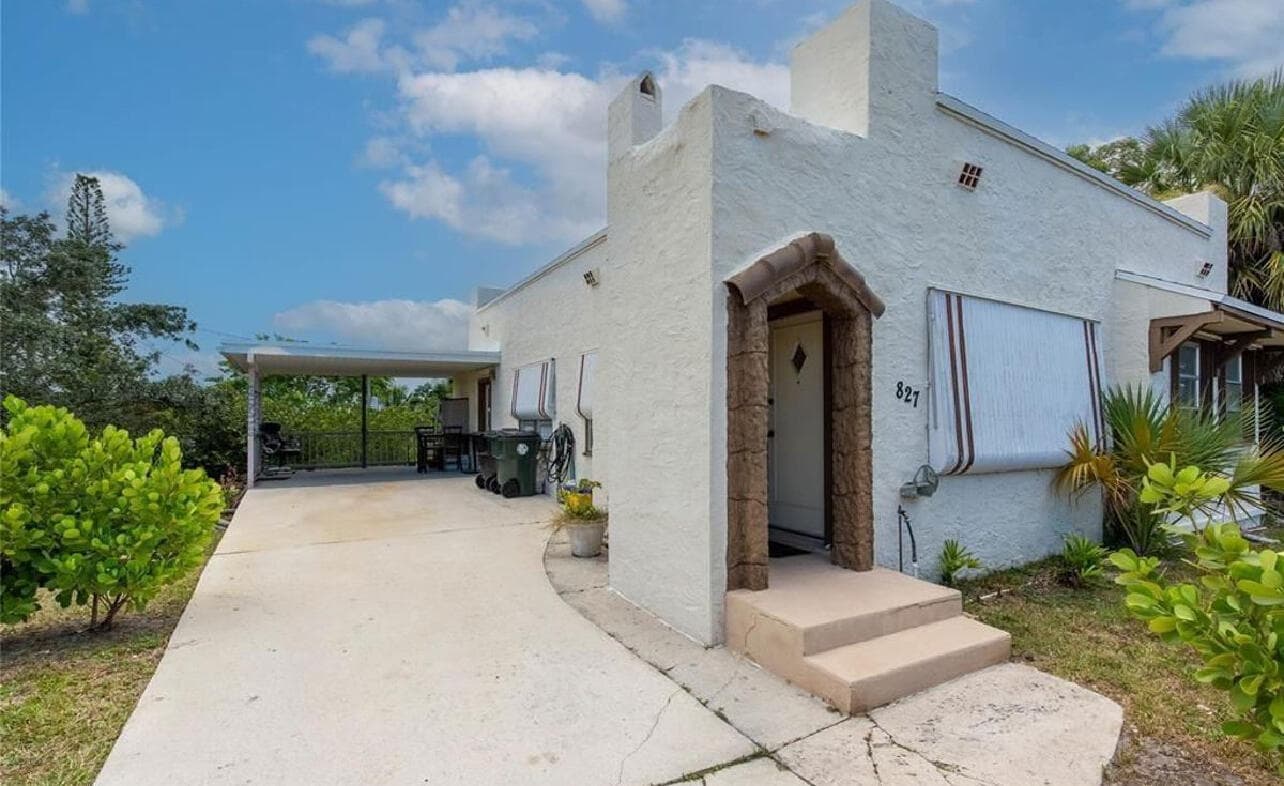 827 N A Street E, Lake Worth Beach, FL 33460 — photo 1 of 10