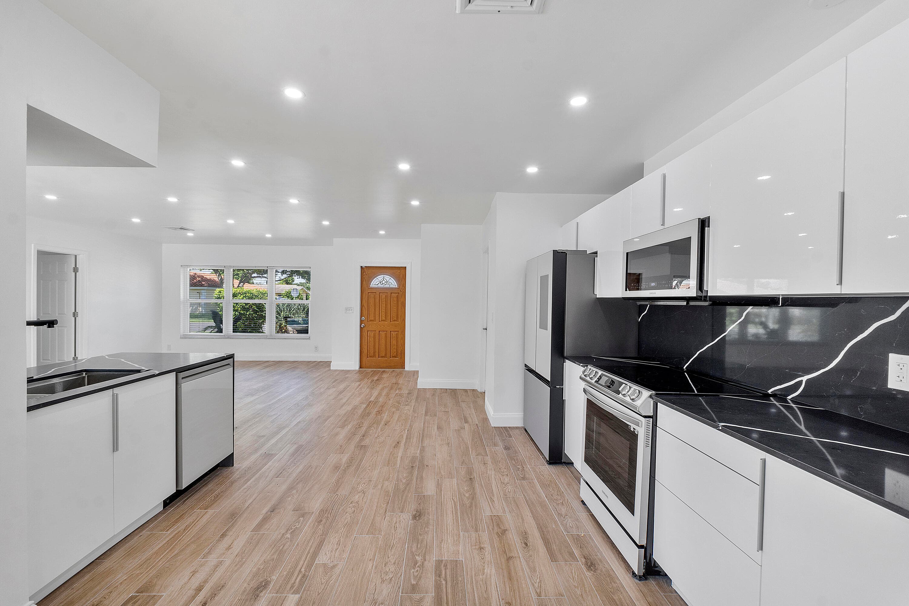 400 SW 9th Avenue, Boca Raton, FL 33486 — photo 13 of 37