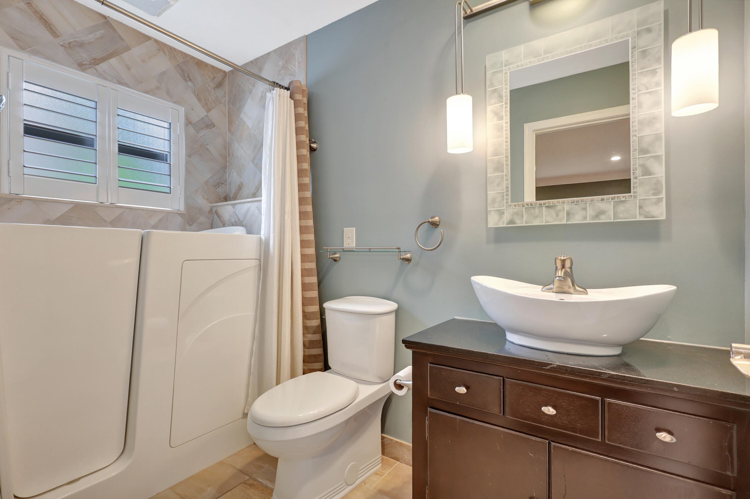 1003 Raintree Lane, Palm Beach Gardens, FL 33410 — photo 16 of 33