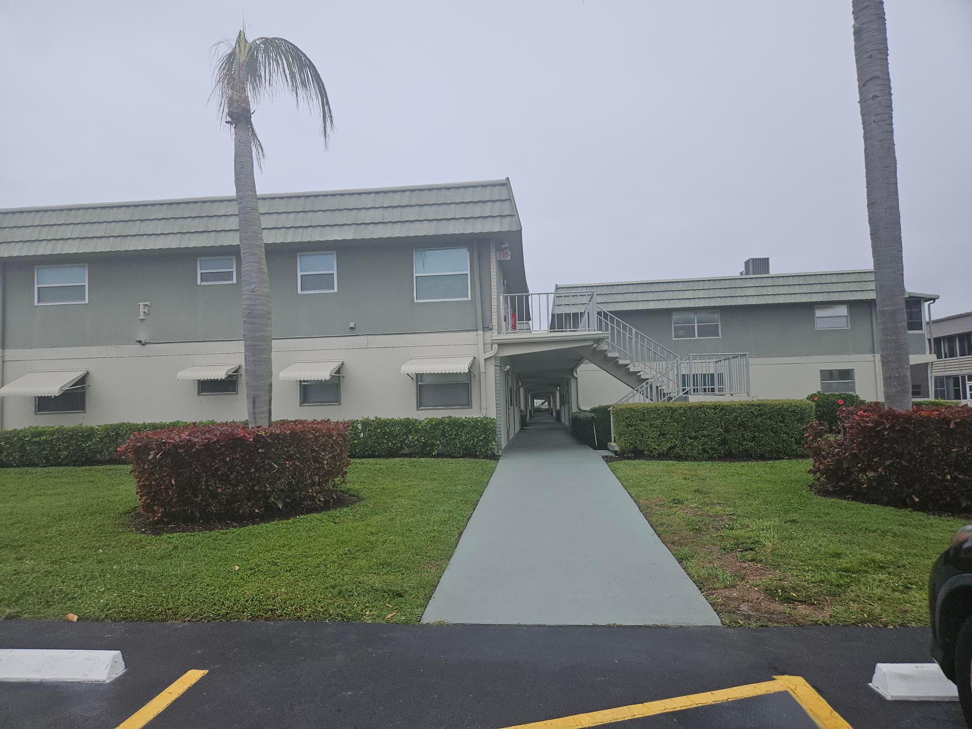 281 Flanders 281, Delray Beach, FL 33484 — photo 1 of 10