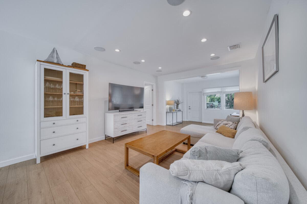 5870 SW 46th Terrace, Miami, FL 33155 — photo 5 of 30