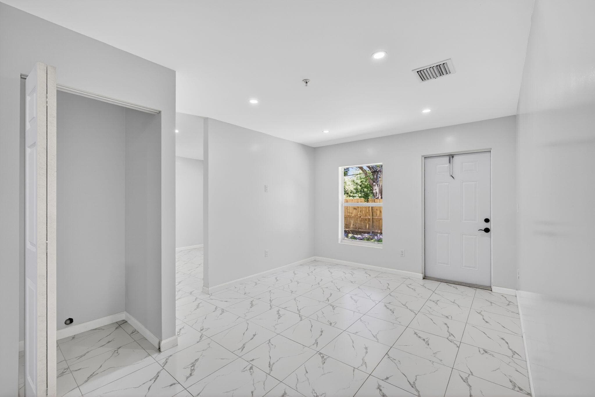 3255 Avenue J, West Palm Beach, FL 33404 — photo 9 of 37