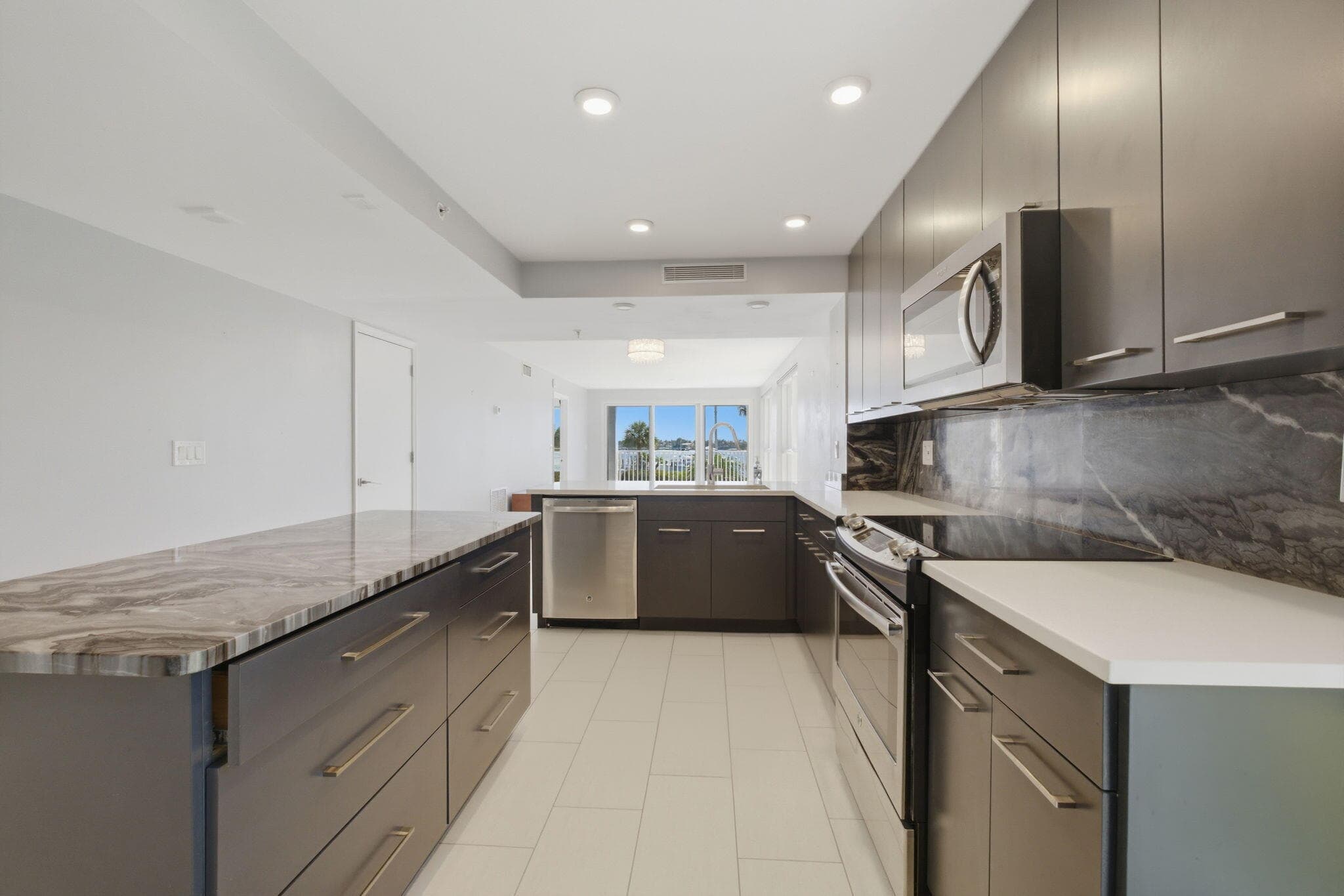 3901 S Flagler Drive 203, West Palm Beach, FL 33405 — photo 4 of 15