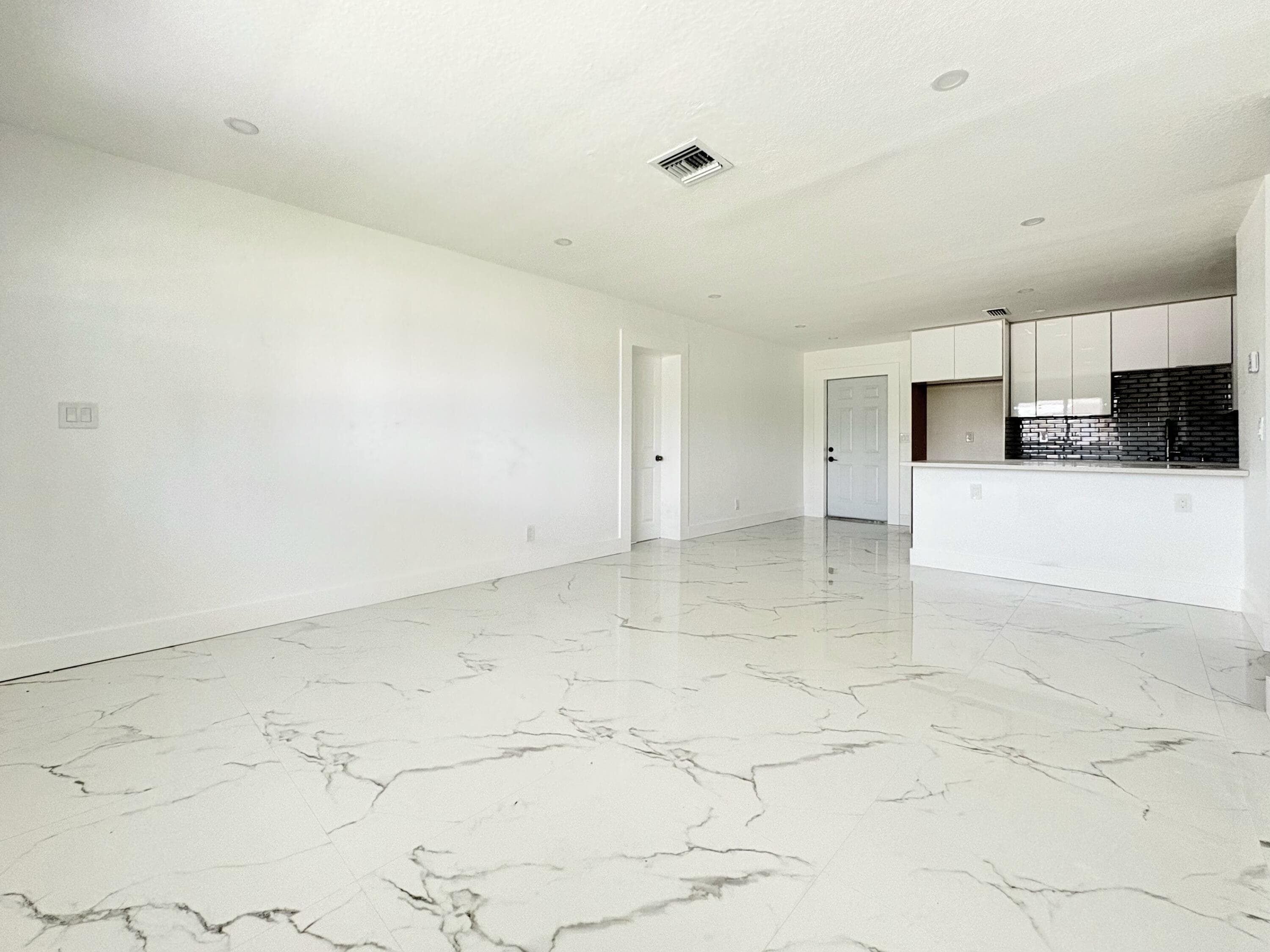 6507 Alexander Road, West Palm Beach, FL 33413 — photo 10 of 36