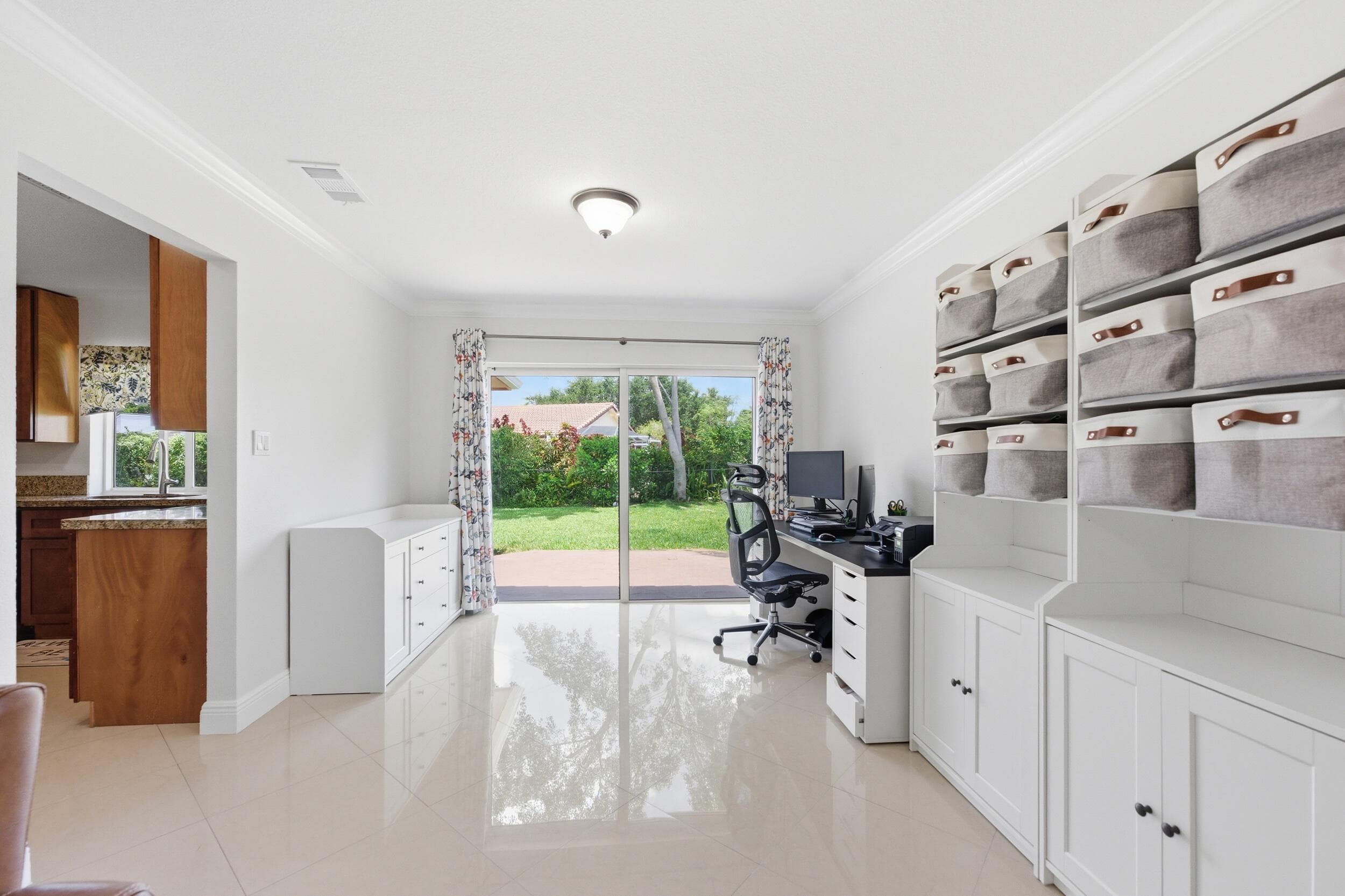 8557 Shadow Wood Boulevard, Coral Springs, FL 33071 — photo 13 of 36