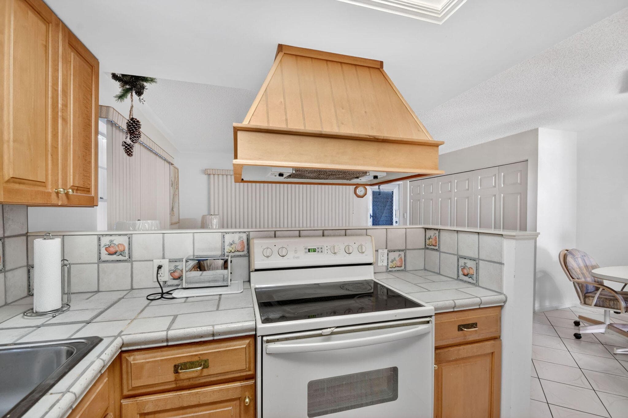 99 Bedford D, West Palm Beach, FL 33417 — photo 9 of 31