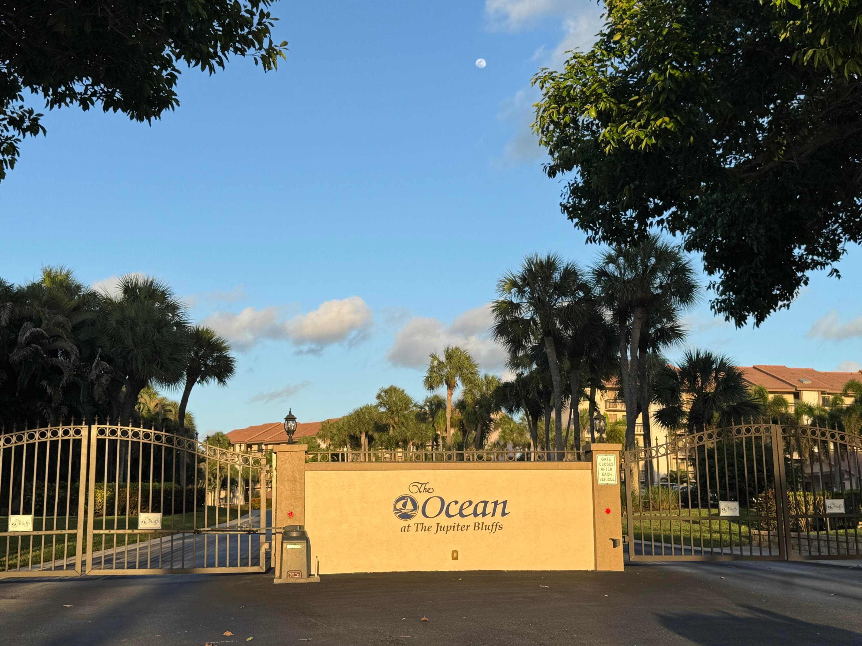 401 Ocean Bluffs Boulevard 303, Jupiter, FL 33477 — photo 17 of 29