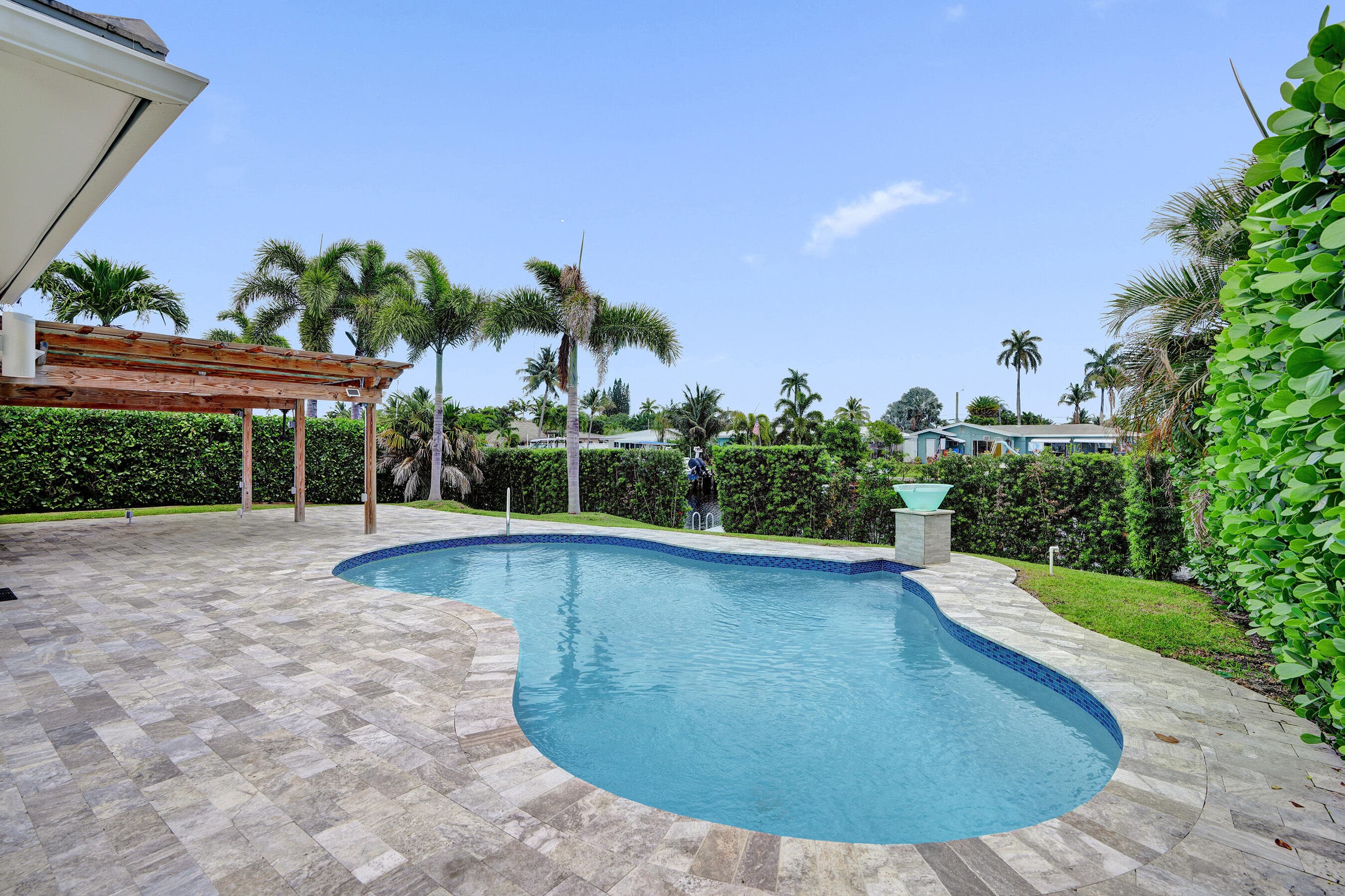 320 SE 5th Avenue, Pompano Beach, FL 33060 — photo 11 of 61