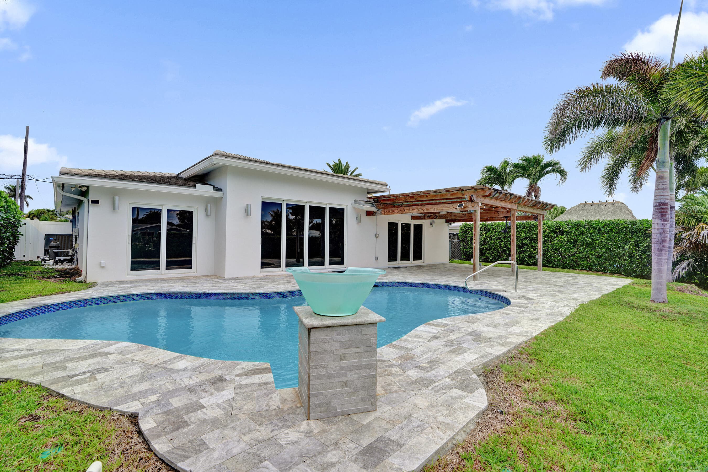 320 SE 5th Avenue, Pompano Beach, FL 33060 — photo 12 of 61