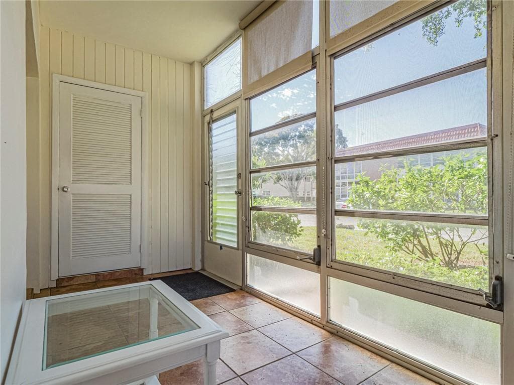 28 Pine Arbor Lane 101, Vero Beach, FL 32962 — photo 20 of 36