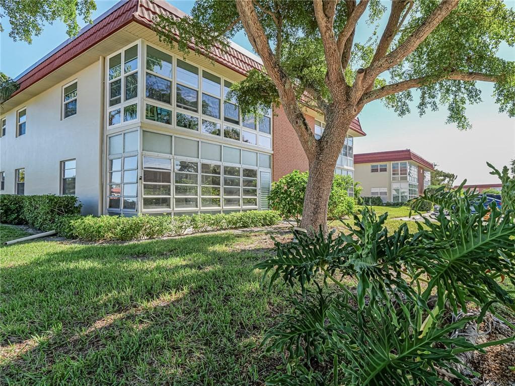 28 Pine Arbor Lane 101, Vero Beach, FL 32962 — photo 22 of 36