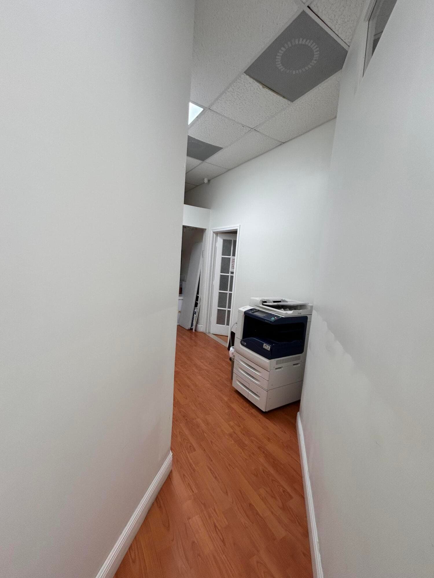 19300 W Dixie Highway 10, Miami, FL 33180 — photo 8 of 10