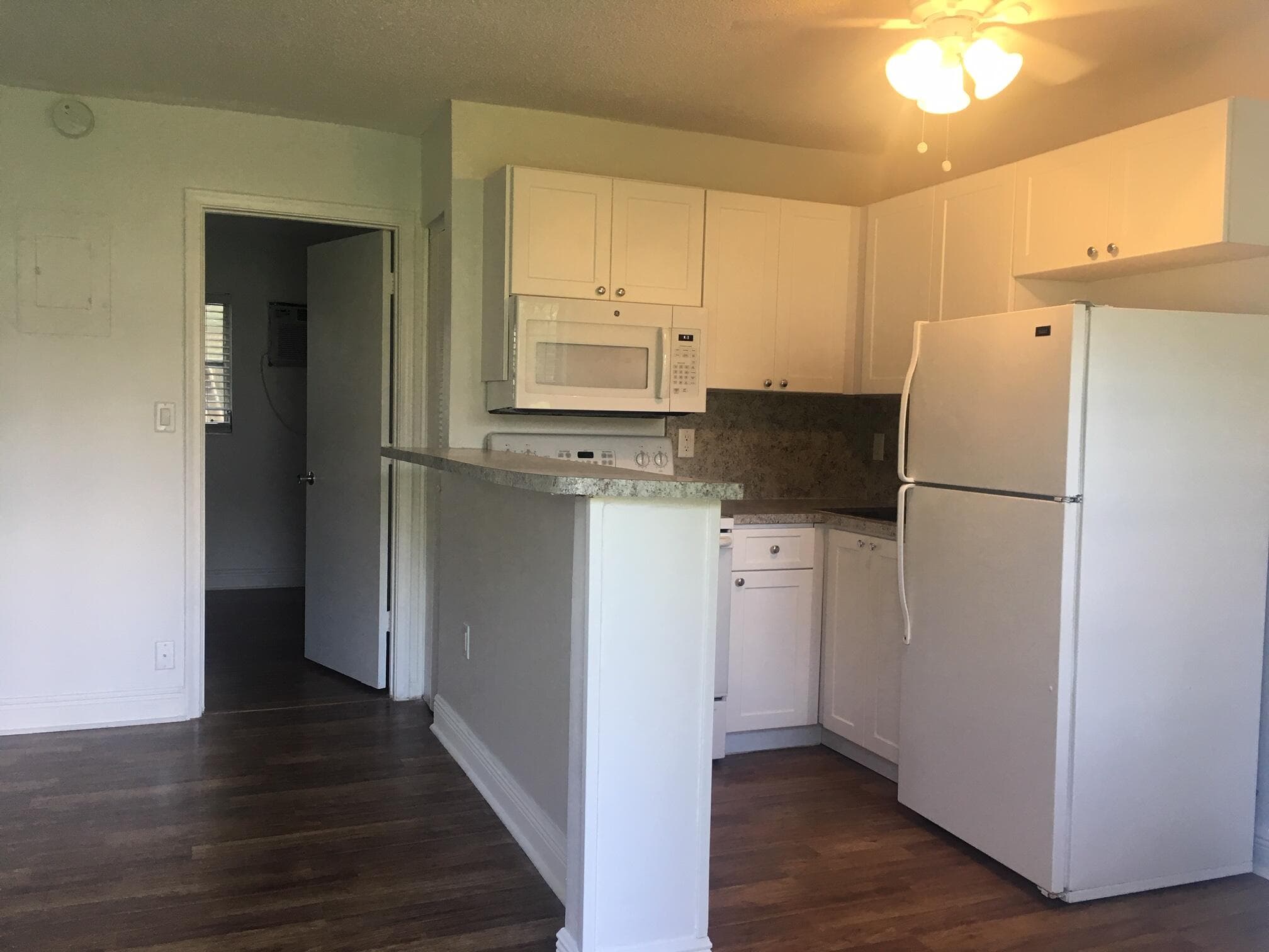 5156 NE 6th Avenue 203, Oakland Park, FL 33334 — photo 2 of 14