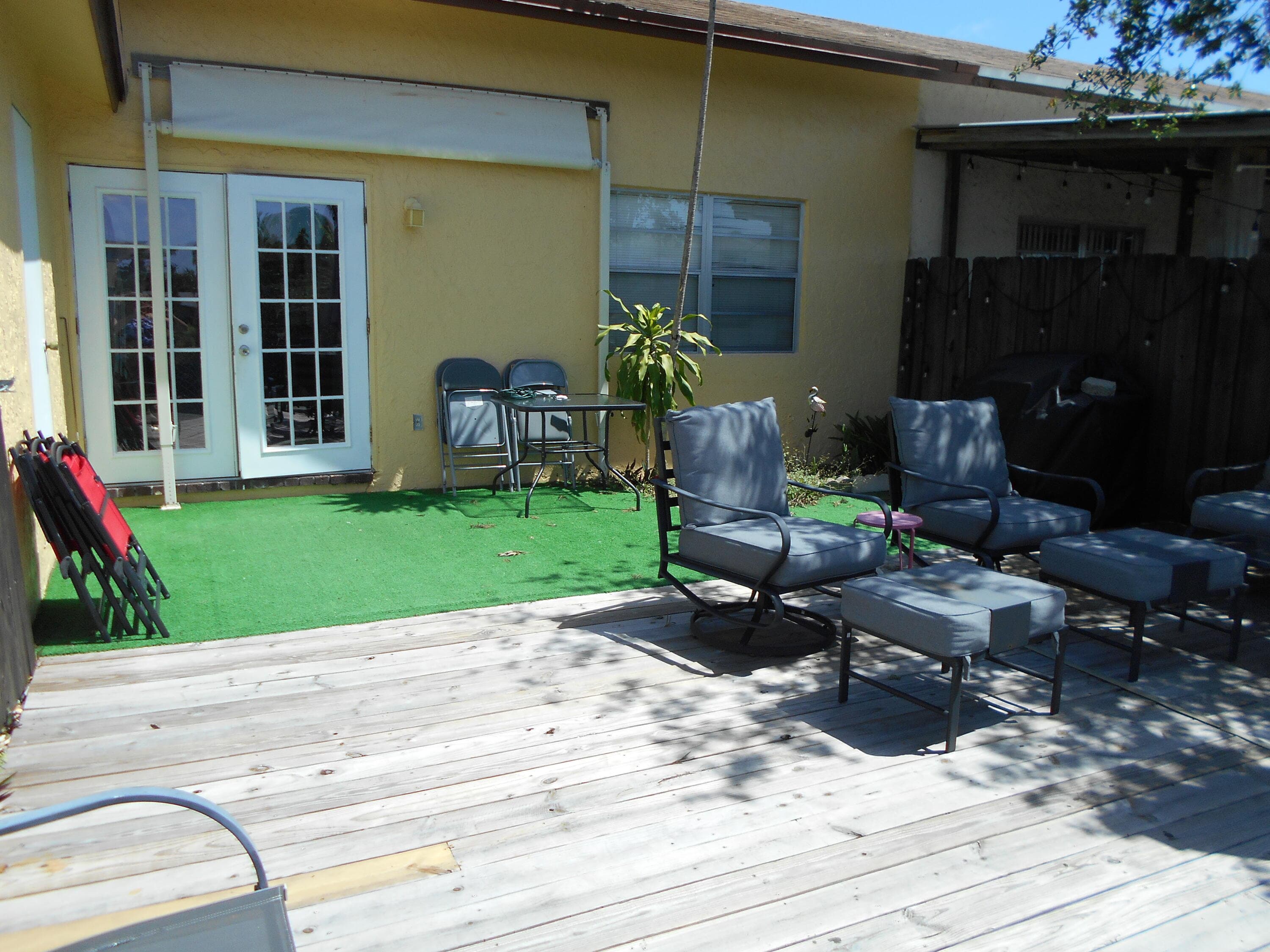510 NW 43rd Street, Deerfield Beach, FL 33064 — photo 4 of 36