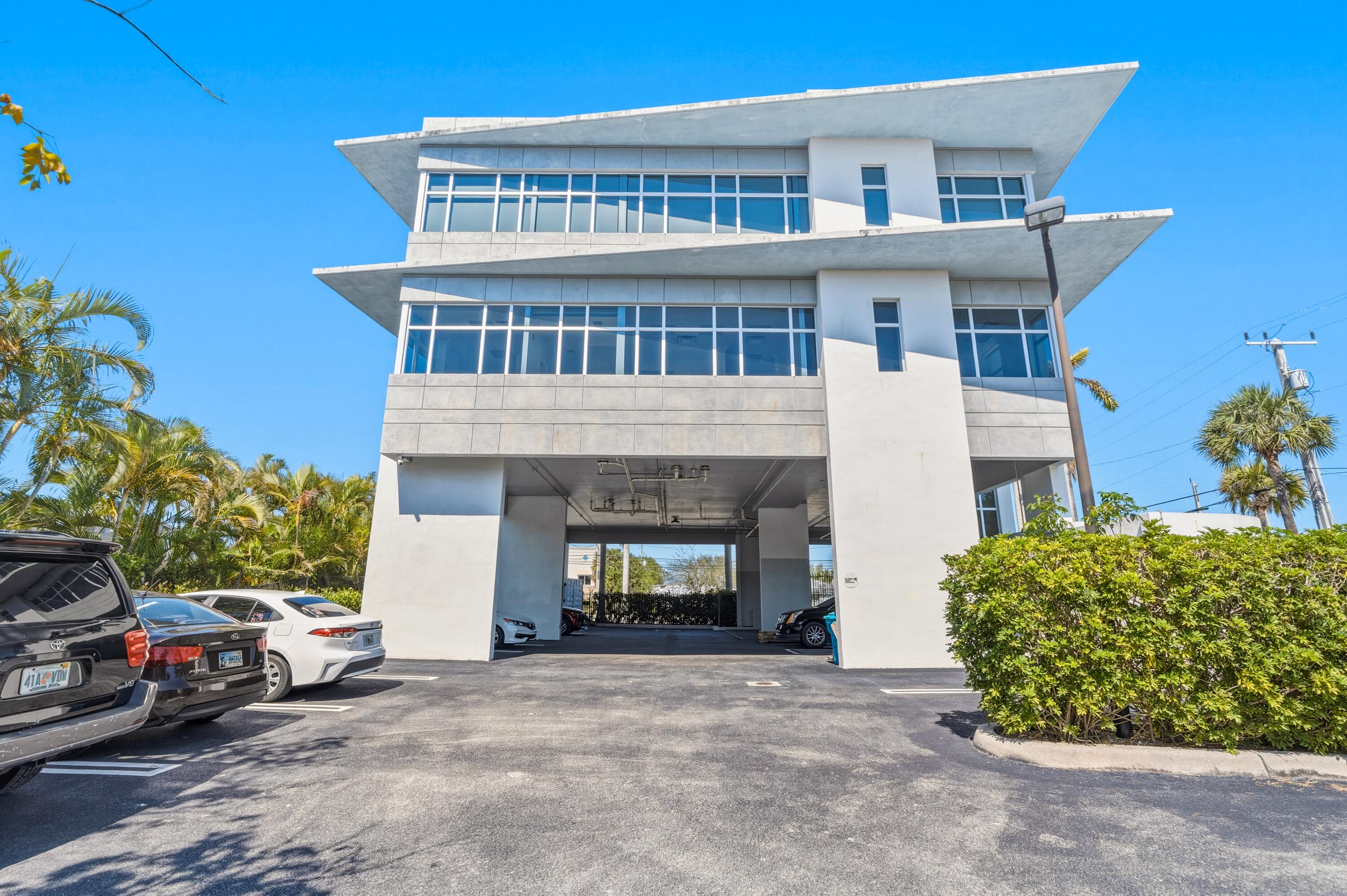3330 N Federal Highway, Boynton Beach, FL 33435 — photo 2 of 44