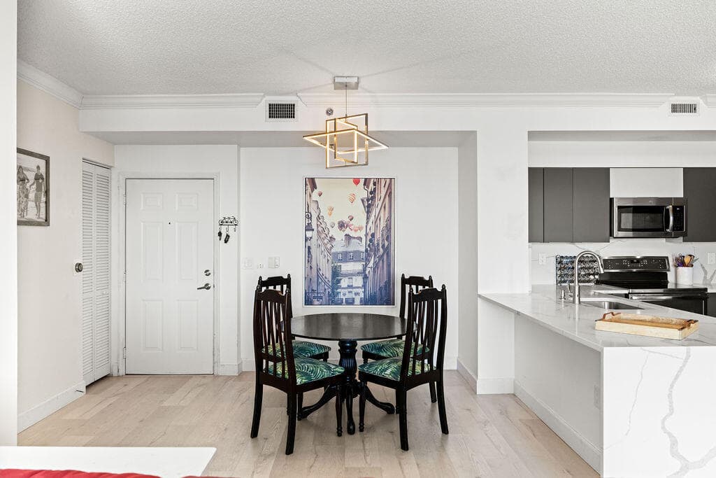 616 Clearwater Park Road 1110, West Palm Beach, FL 33401 — photo 4 of 30