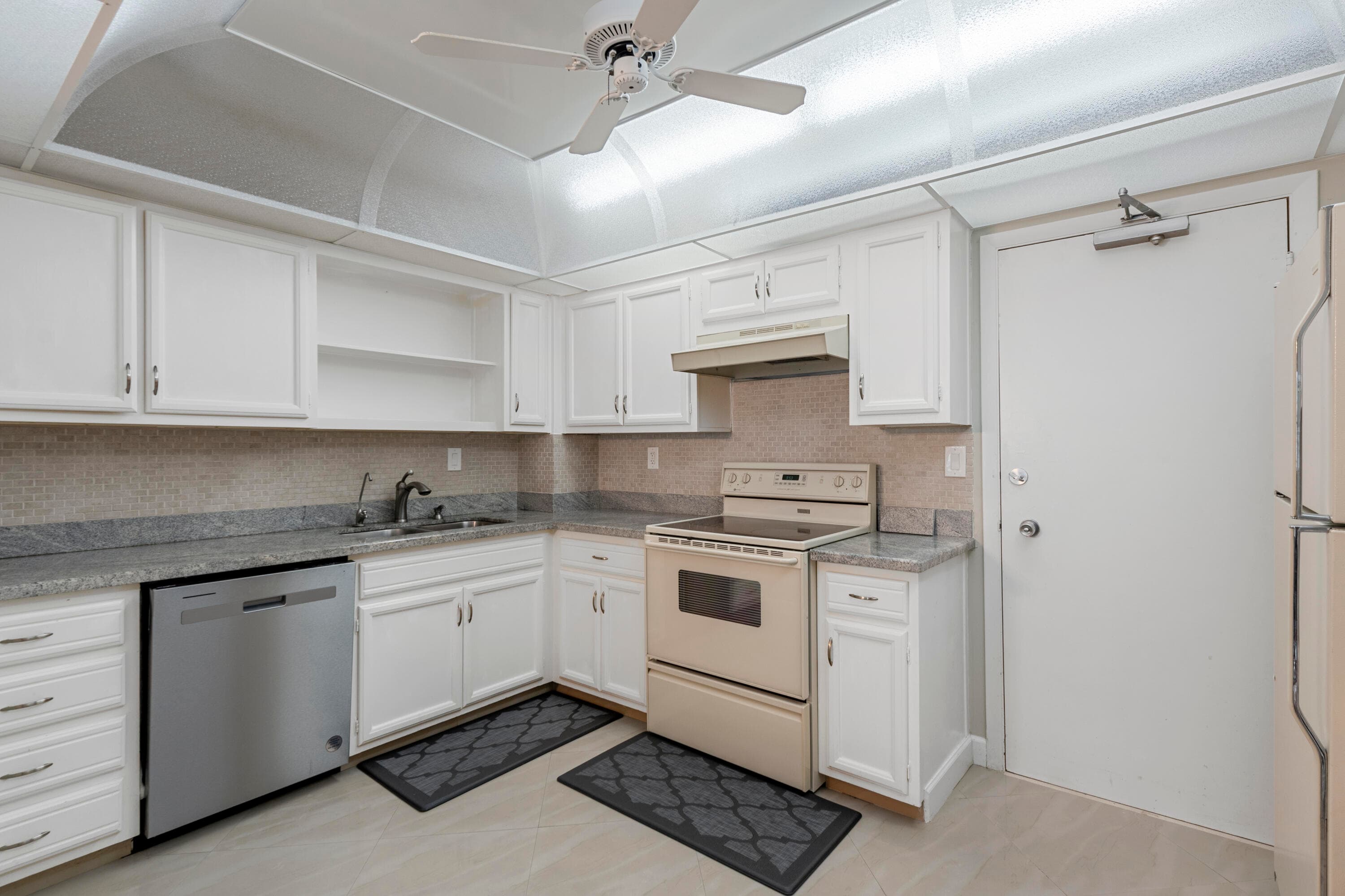 3850 Galt Ocean Drive 308, Fort Lauderdale, FL 33308 — photo 13 of 40